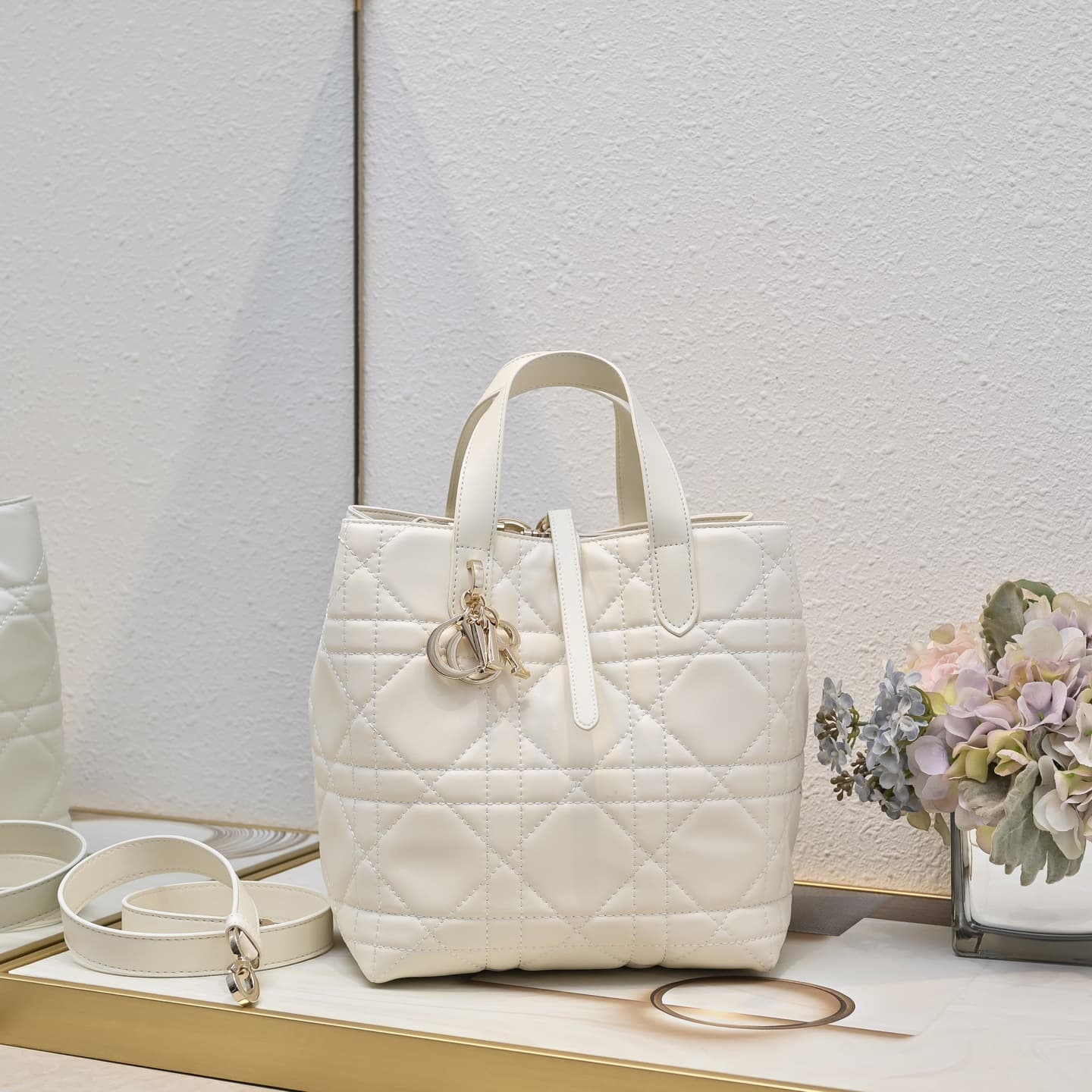 C1803 In stock!! — image 1