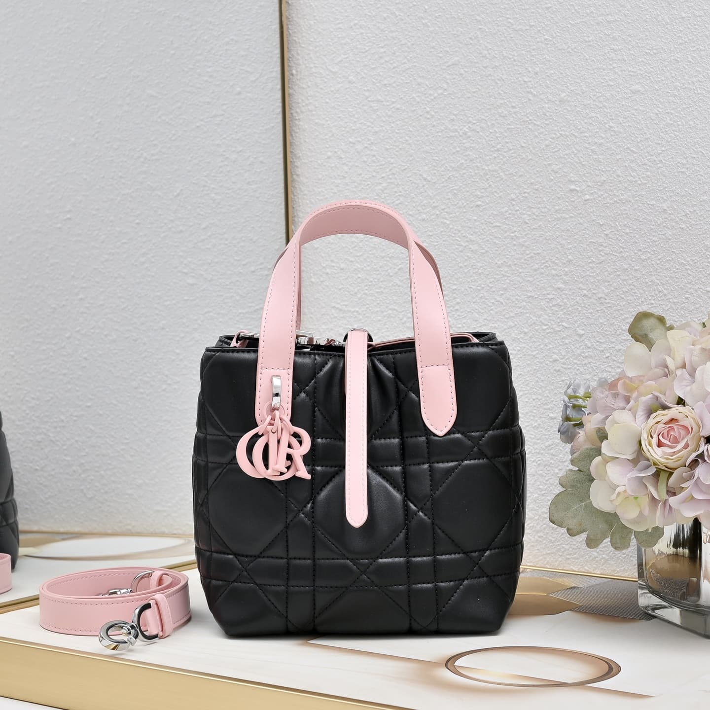 C1810 New colors available for sale. Toujours vertical handbag with mixed colors — image 1