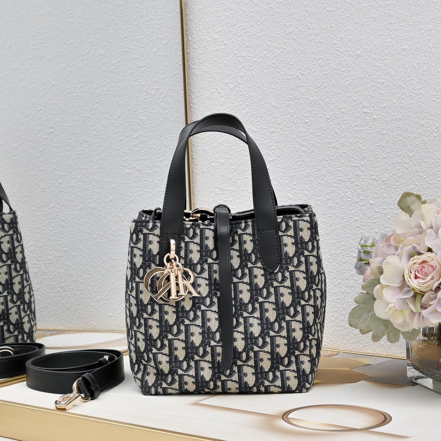 C1809 New colors available for sale. Toujours vertical handbag with mixed colors — image 1