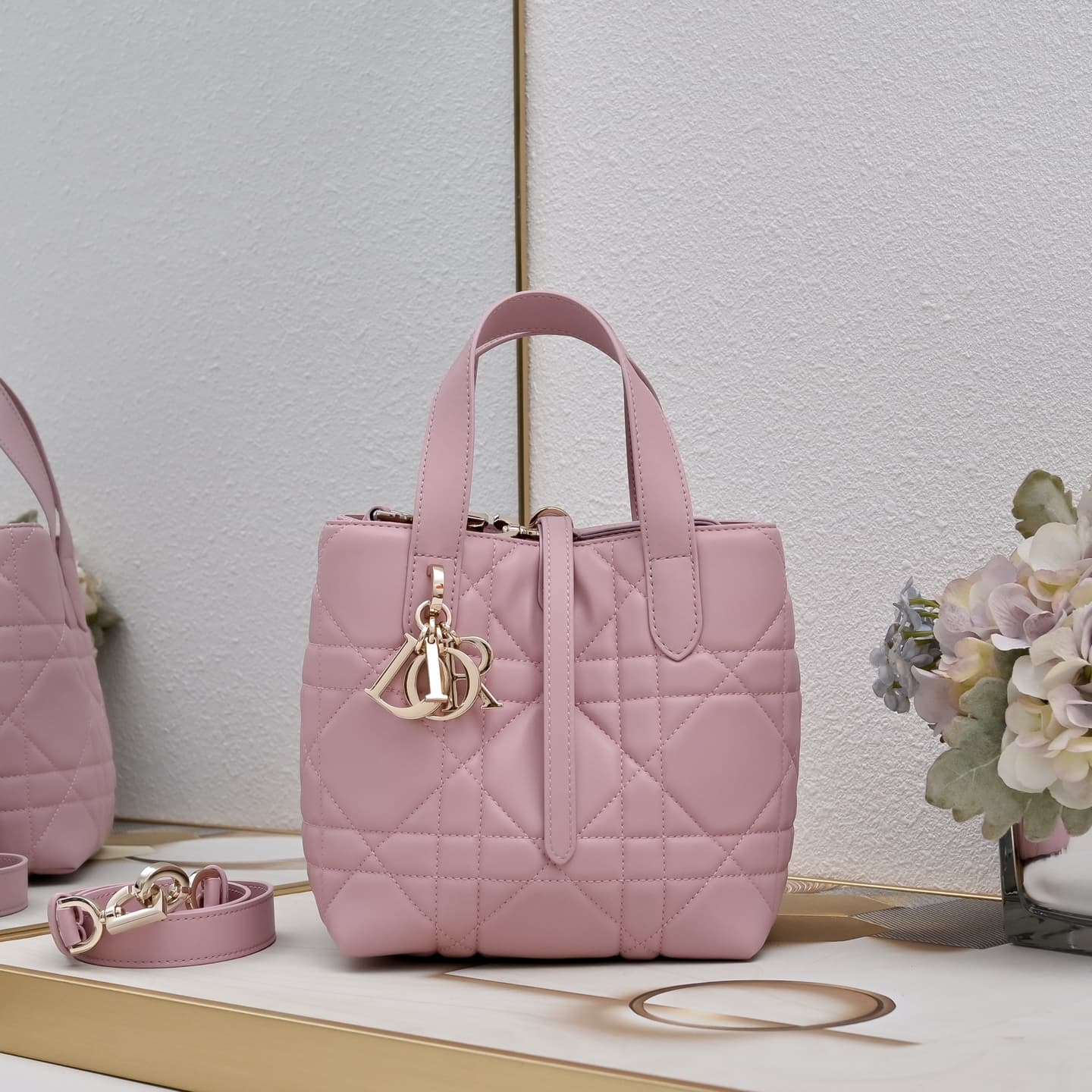 C1808 In stock!! — image 1
