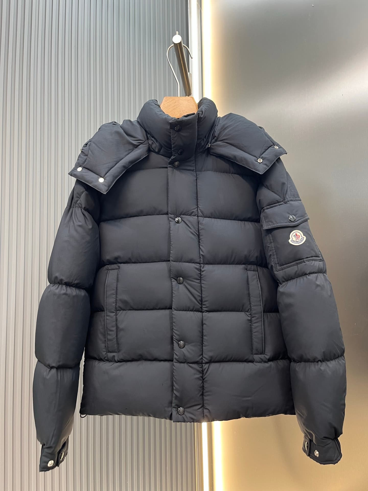 C11122 Premium goose-down jacket — image 1