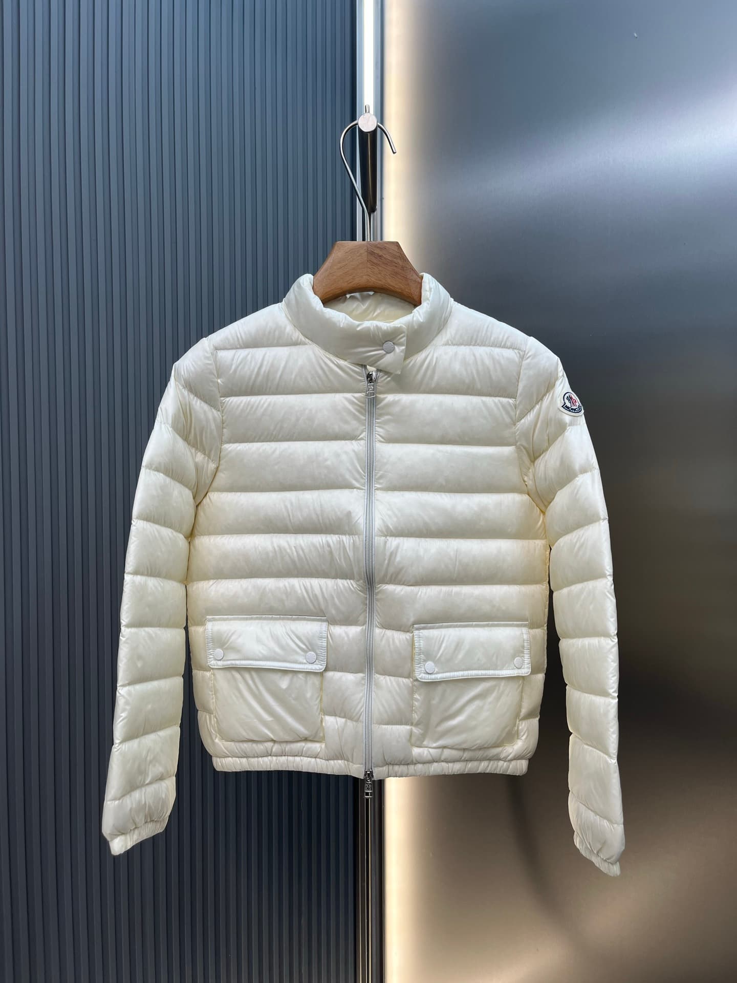 C11107 95 velvet, equipped with a dedicated counter for dust prevention — image 1