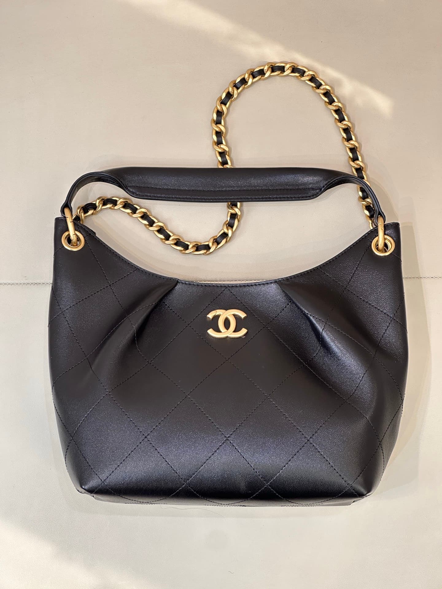 C712 5970 CHANEL 26C – The new early spring Hobo backpack. As soon as it was released, it became impossible to find in stock! — image 1