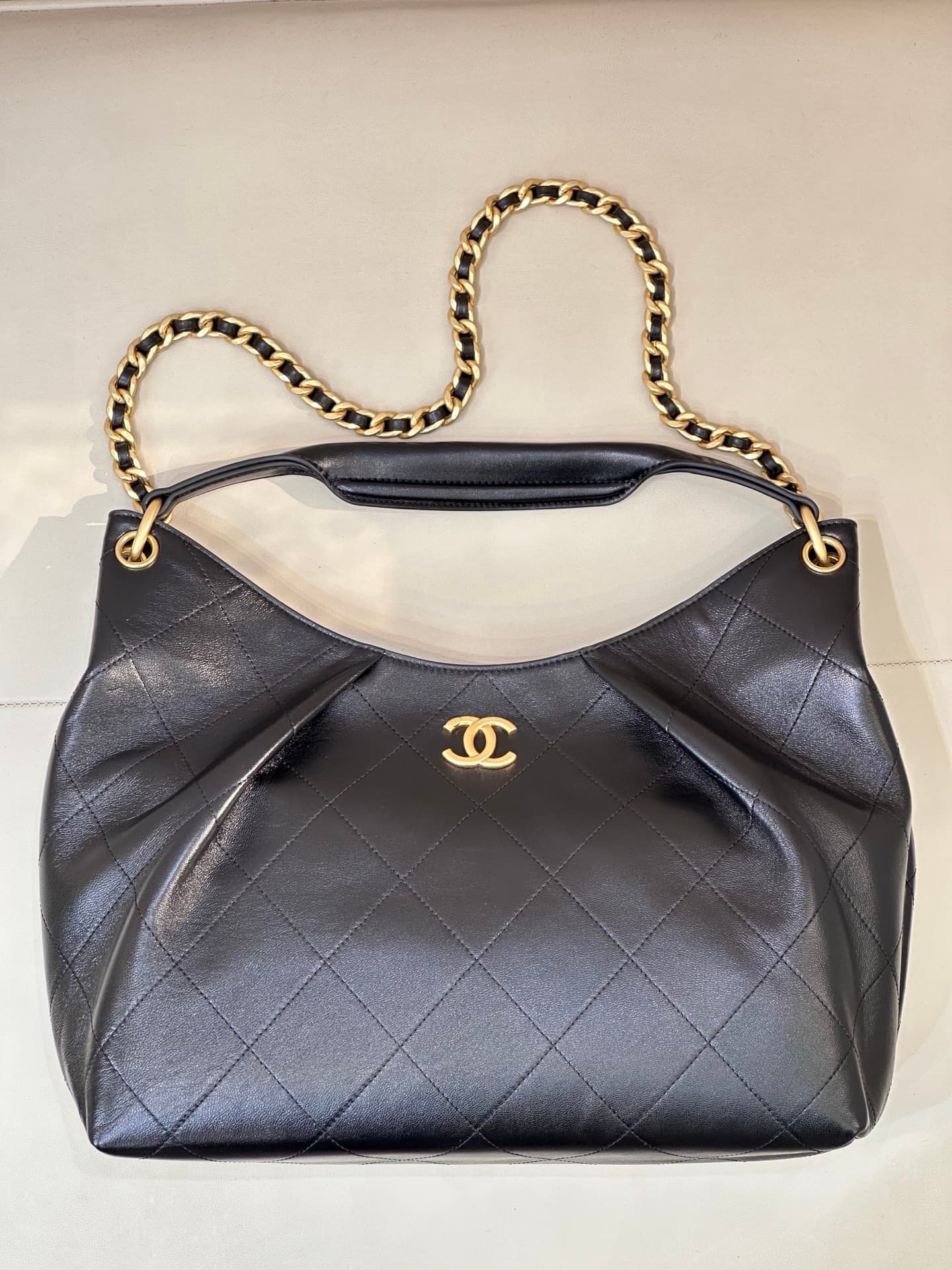 C711 5978 CHANEL 26C – New Spring collection of Hobo hippie bags. As soon as it’s released, it’s almost always out of stock! — image 1
