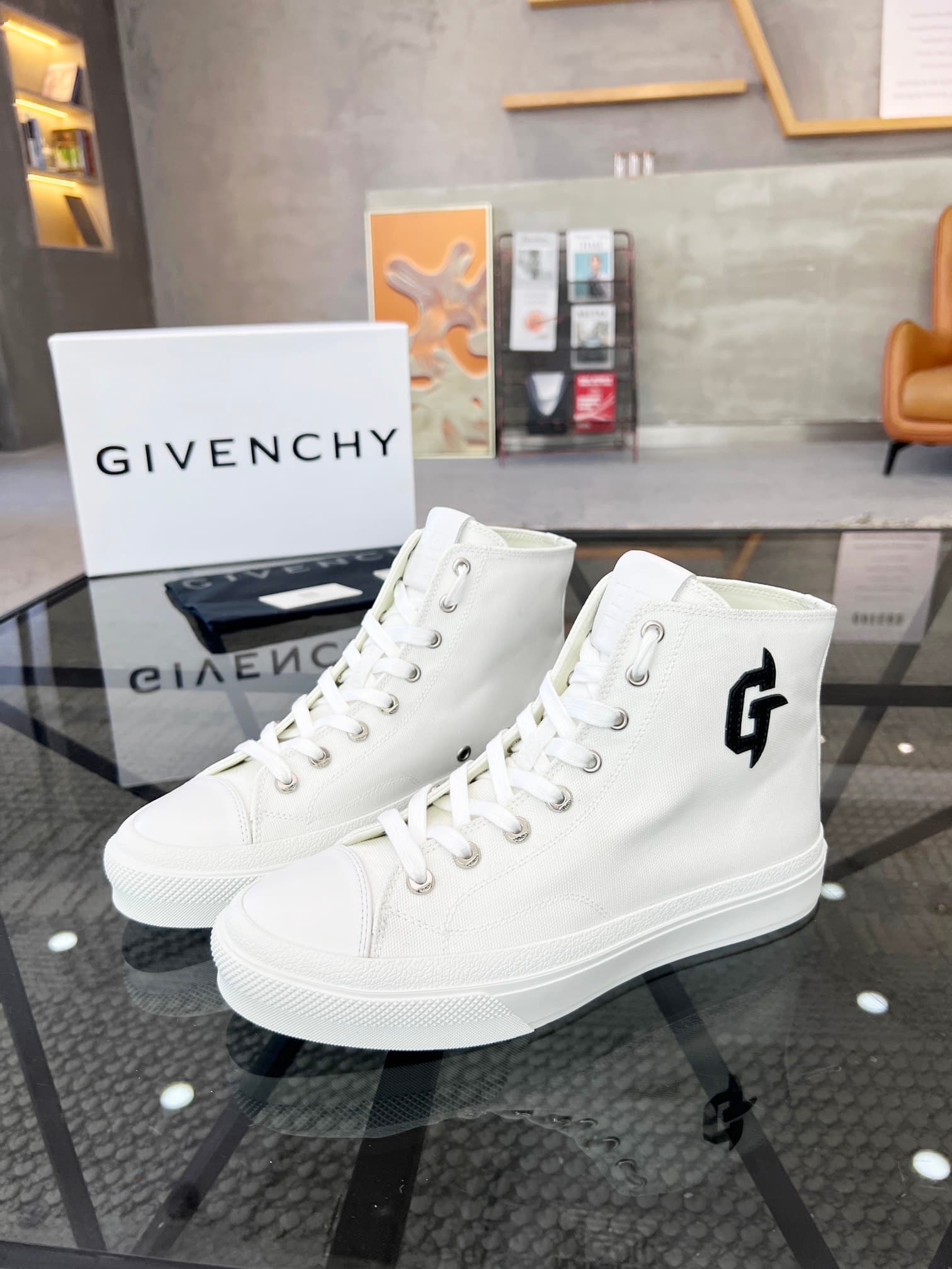 D10 real 💰 J 🔍 Top purchasing agents 🇮🇹 Ji Pao Street Couple 👫 New high top boots are coming, a super popular sports hot item in the counter. The original factory is equipped with Italian imported cowhide and fabric, with a classic appearance and a new — image 1