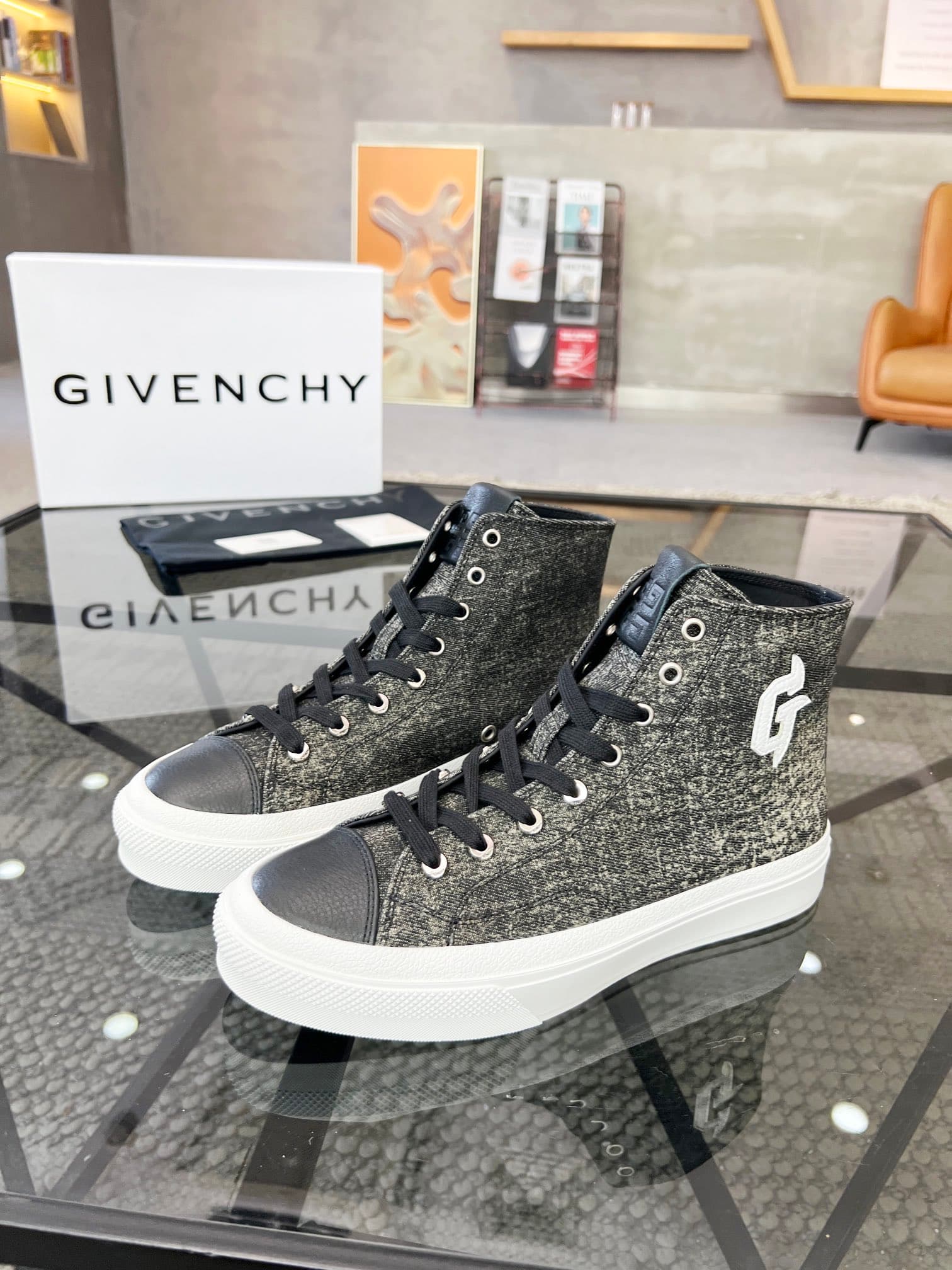 D11 real 💰 J 🔍 Top purchasing agents 🇮🇹 Ji Pao Street Couple 👫 New high top boots are coming, a super popular sports hot item in the counter. The original factory is equipped with Italian imported cowhide and fabric, with a classic appearance and a new — image 1