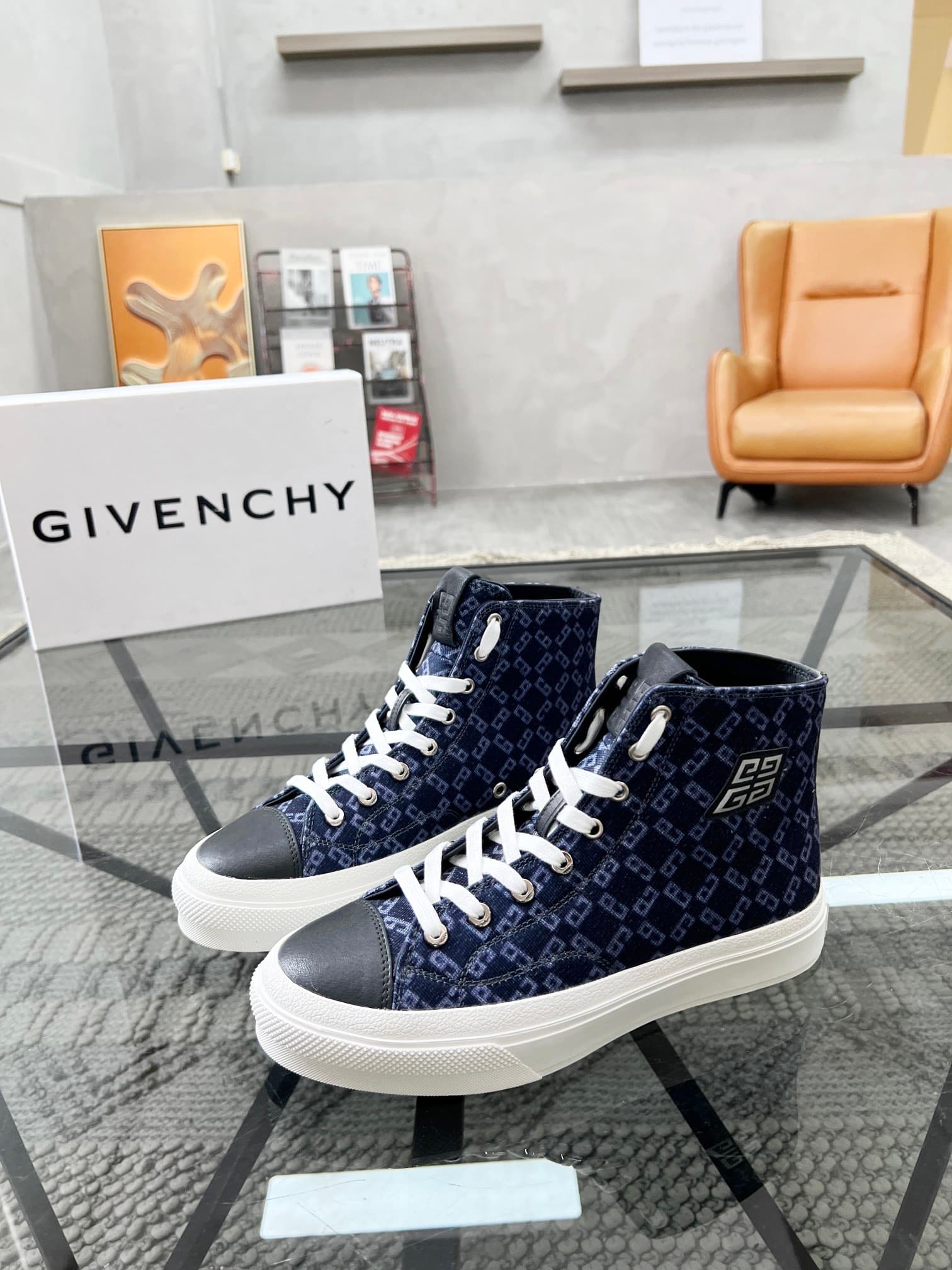 D8 real 💰 J 🔍 Top purchasing agents 🇮🇹 Ji Pao Street Couple 👫 New high top boots are coming, a super popular sports hot item in the counter. The original factory is equipped with Italian imported cowhide and fabric, with a classic appearance and a new s — image 1