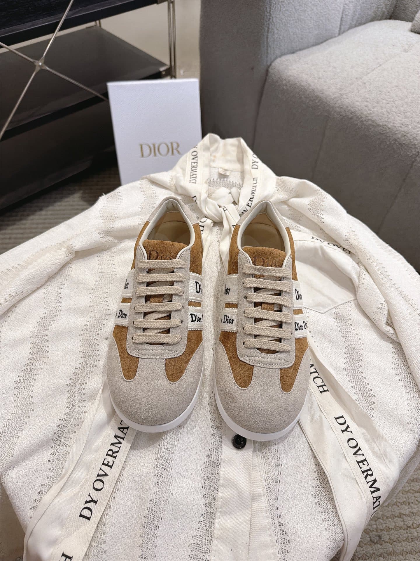 D5867 Vintage/retro Dior Ribbon lace embroidered sneakers, retro Schuhe — image 1