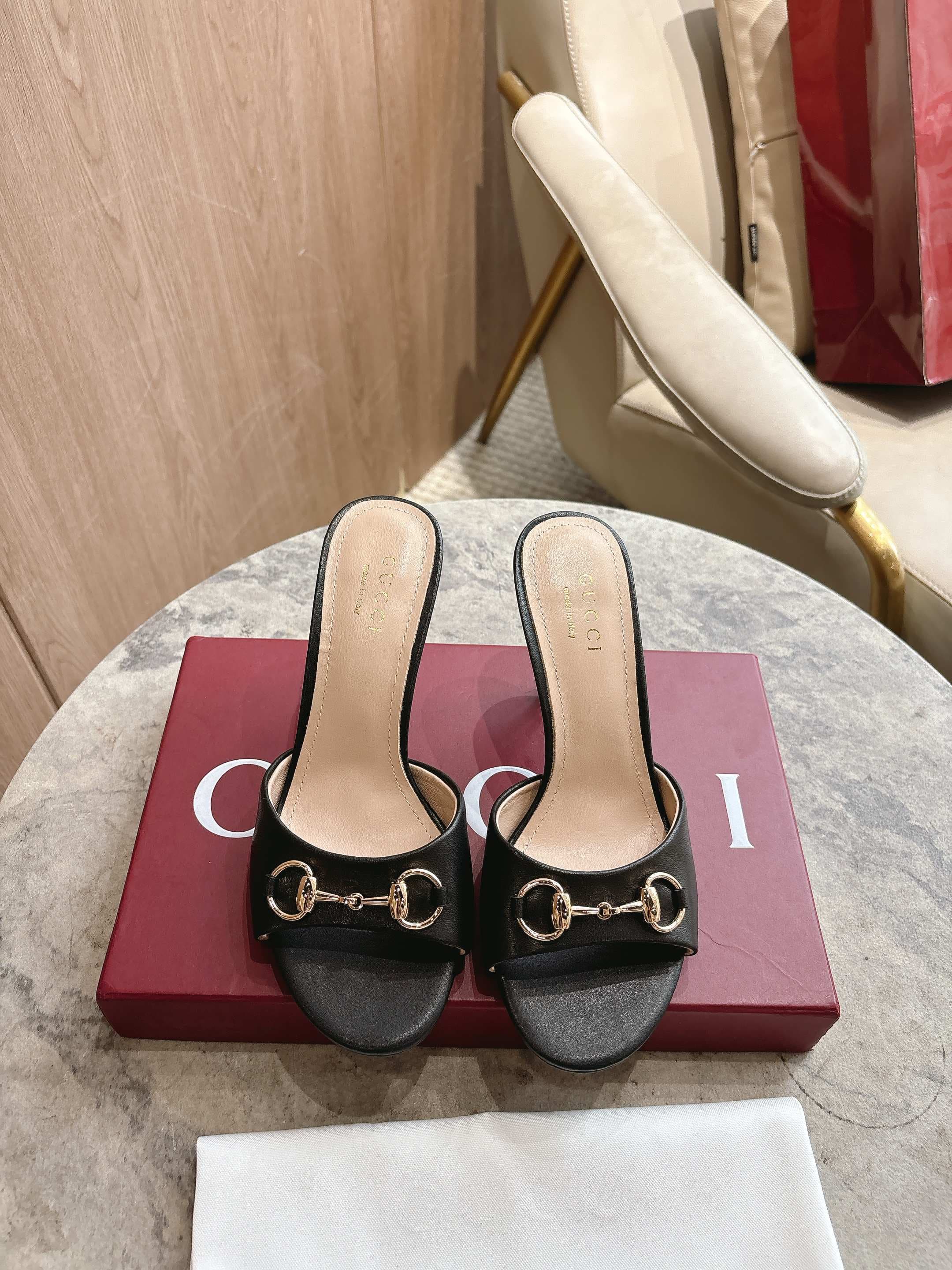 D7213 🌼💰 (Leather sole + 40) — image 1