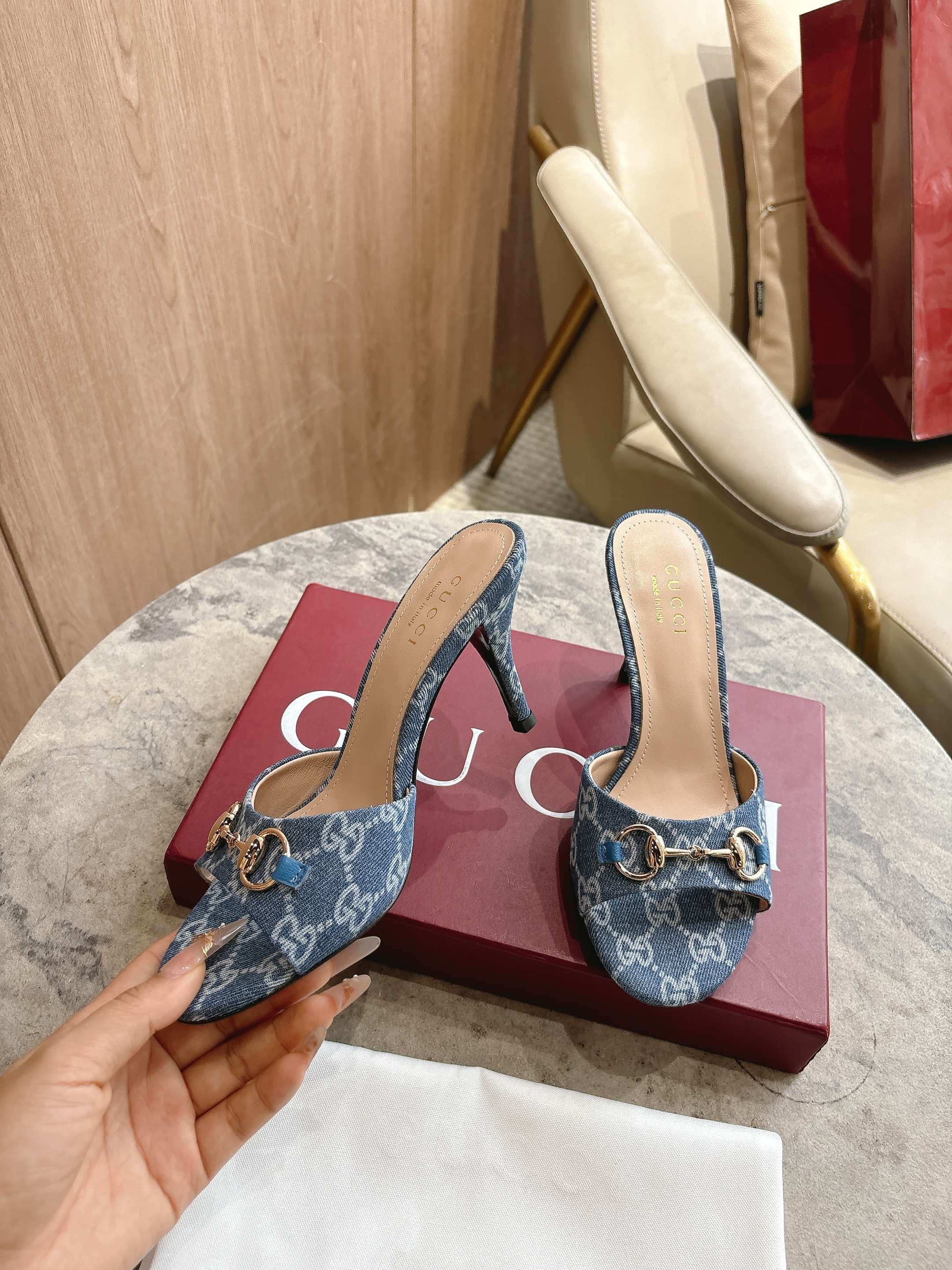 D7216 🌼💰 (Leather sole + 40) — image 1