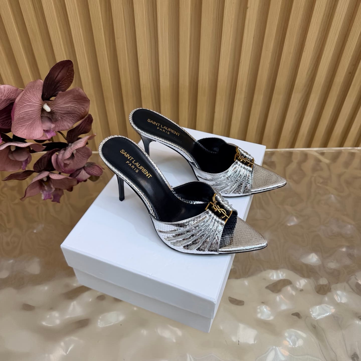 D12334 2026 Spring/Summer New Model YSL 🖤 Saint Laurent / Saint Laurent YSL slippers – an absolutely amazing and popular pair of slippers! — image 1