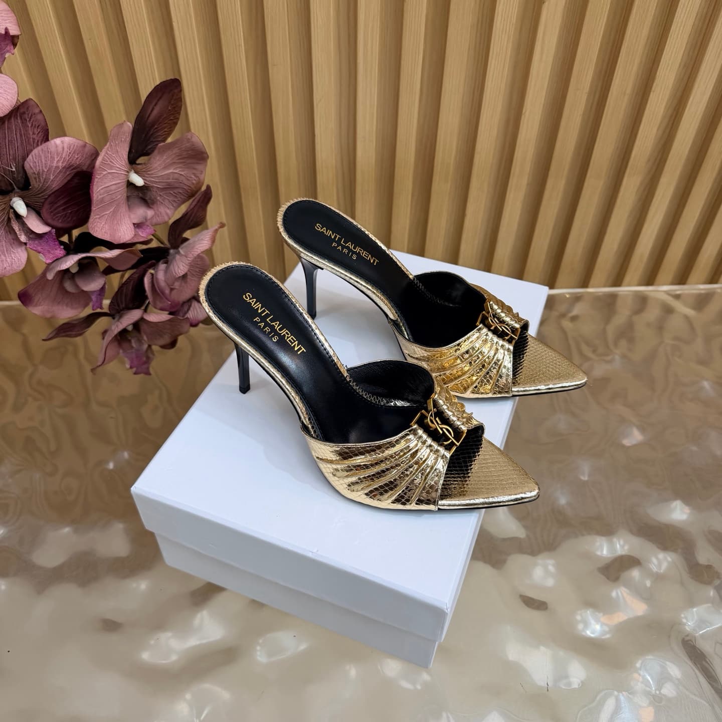 D12333 2026 Spring/Summer new model YSL 🖤 Saint Laurent / Saint Laurent YSL slippers – an absolutely amazing and popular pair of slippers! — image 1