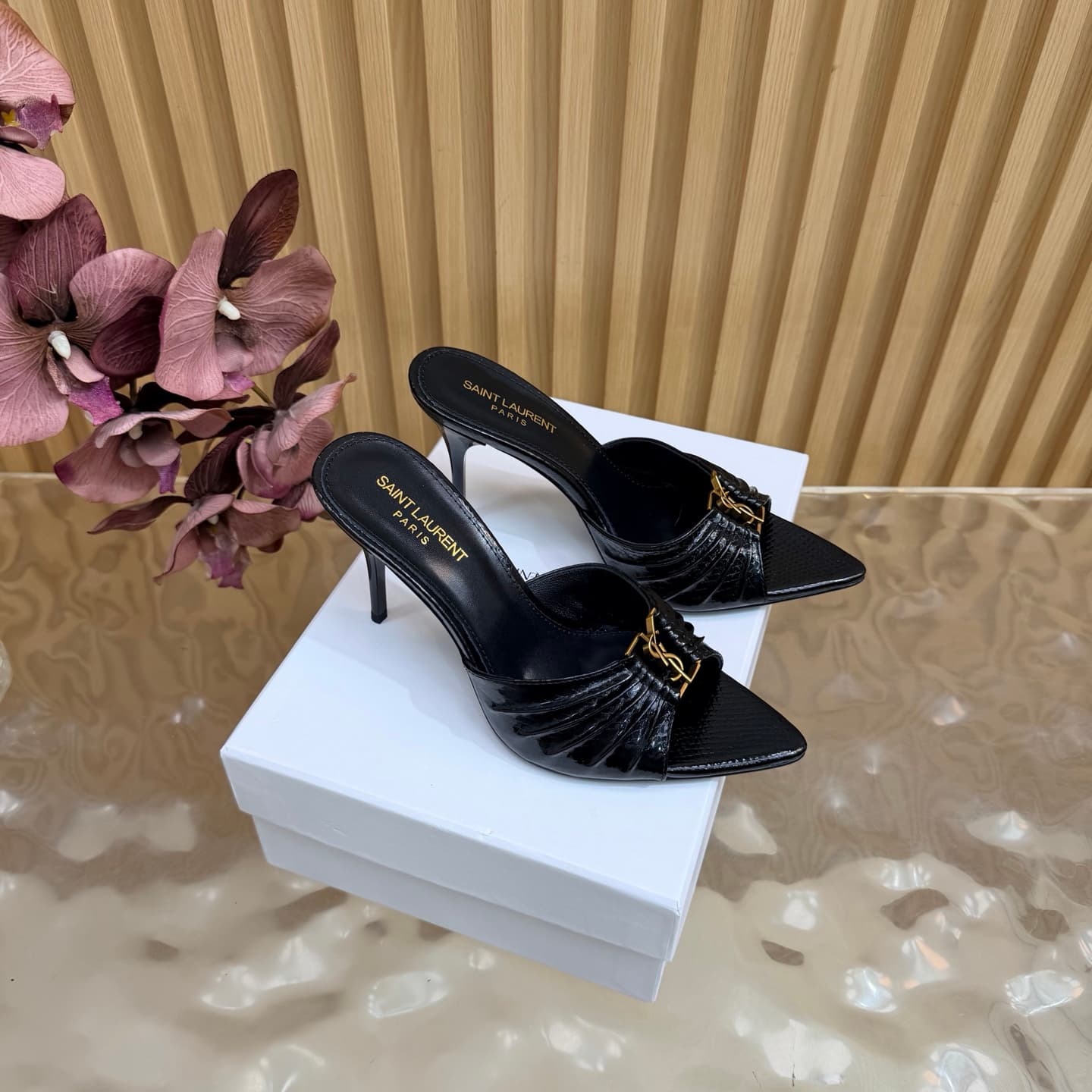 D12332 2026 Spring/Summer New Model YSL 🖤 Saint Laurent / Saint Laurent YSL slippers – an absolutely amazing and popular pair of slippers! — image 1