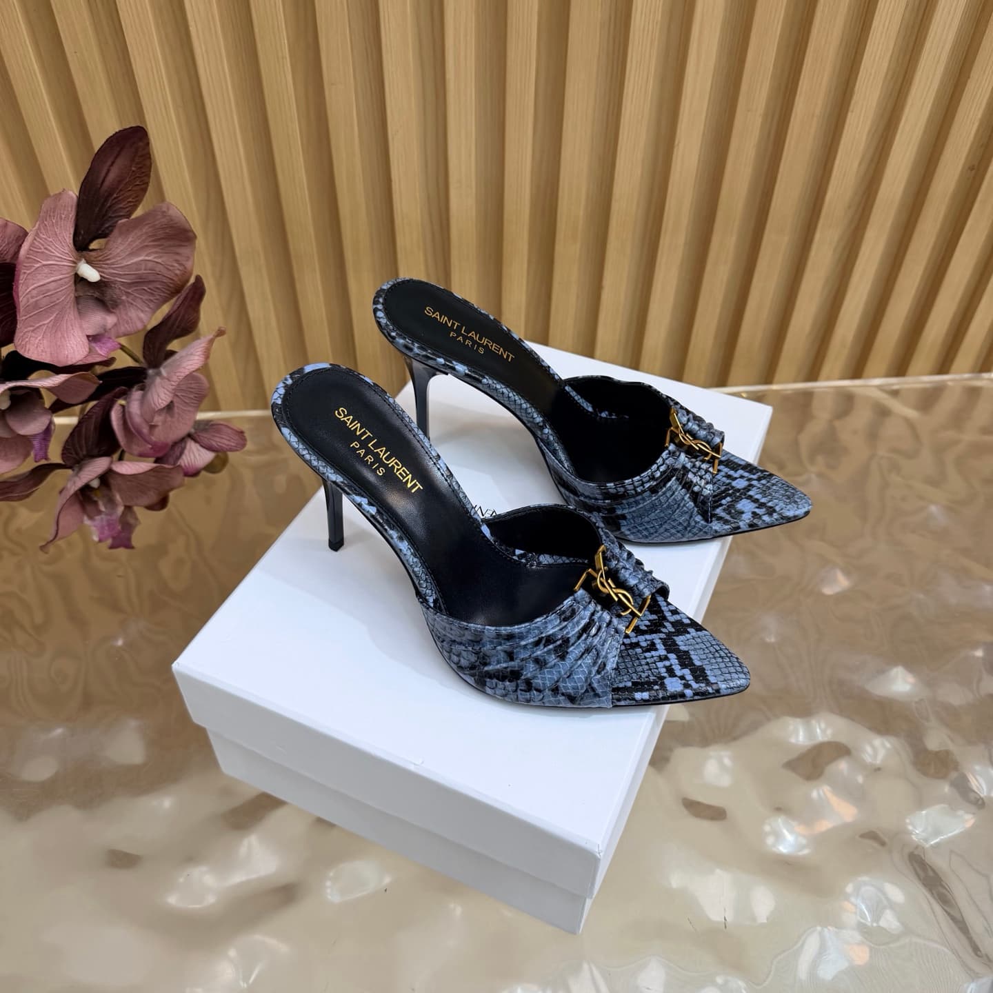 D12331 2026 Spring/Summer new model YSL 🖤 Saint Laurent / Saint Laurent YSL slippers – an absolutely amazing and popular pair of slippers! — image 1