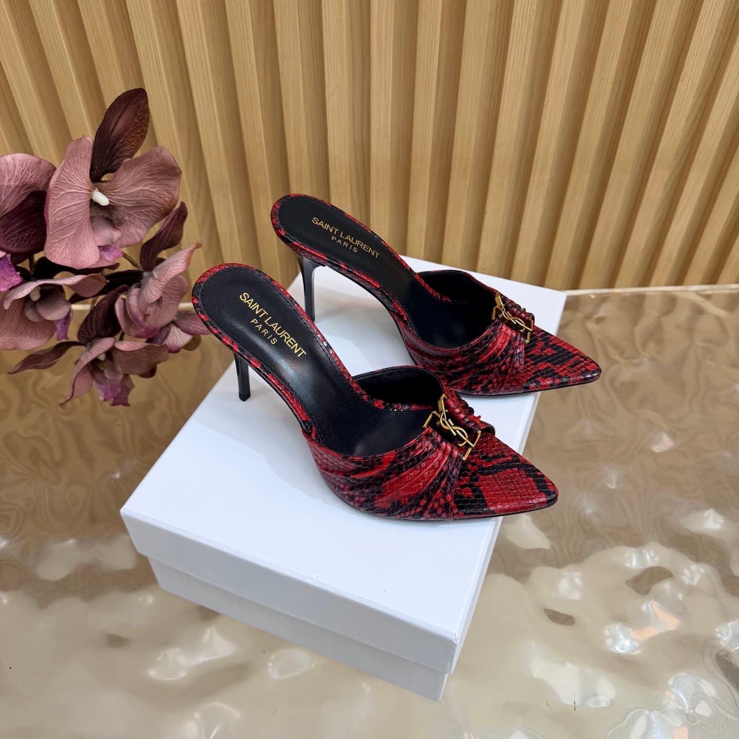 D12328 2026 Spring/Summer New Model YSL 🖤 Saint Laurent / Saint Laurent YSL slippers – an absolutely amazing and popular pair of slippers! — image 1