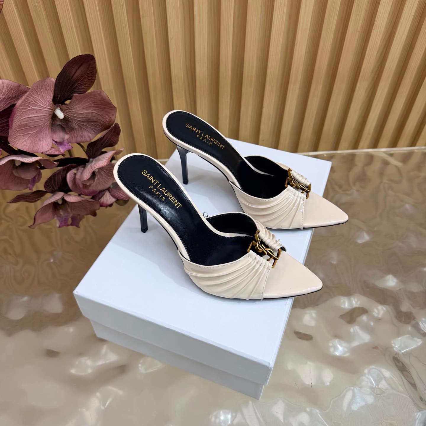 D12360 2026 Spring/Summer New Model YSL 🖤 Saint Laurent / Saint Laurent YSL slippers – an absolutely amazing and popular pair of slippers! — image 1