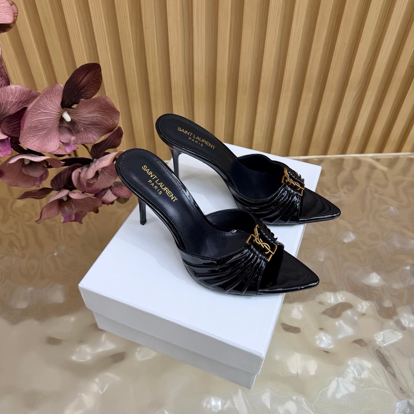 D12359 2026 Spring/Summer new model YSL 🖤 Saint Laurent / Saint Laurent YSL slippers – an absolutely amazing and popular pair of slippers! — image 1