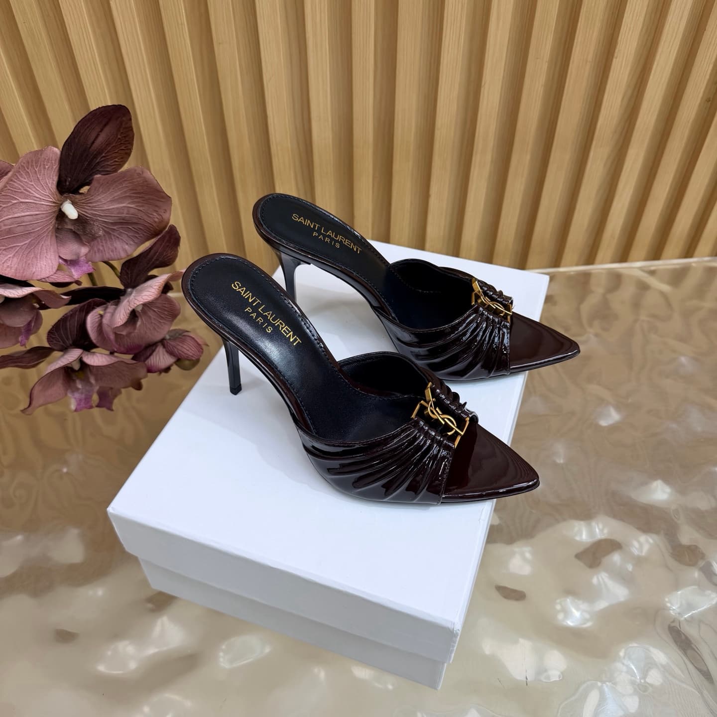 D12358 2026 Spring/Summer new model YSL 🖤 Saint Laurent / Saint Laurent YSL slippers – an absolutely amazing and popular pair of slippers! — image 1