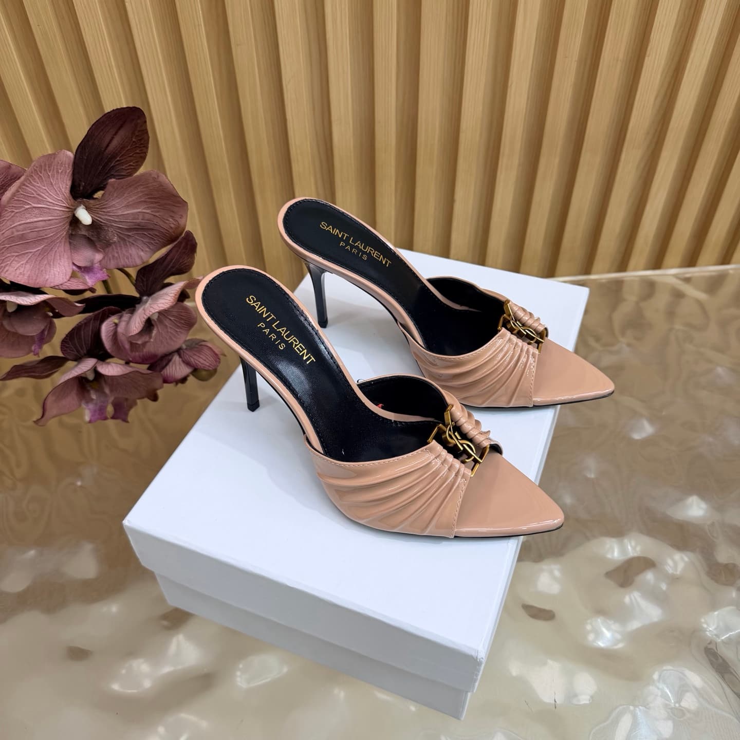 D12357 2026 Spring/Summer New Model YSL 🖤 Saint Laurent / Saint Laurent YSL slippers – an absolutely amazing and popular pair of slippers! — image 1