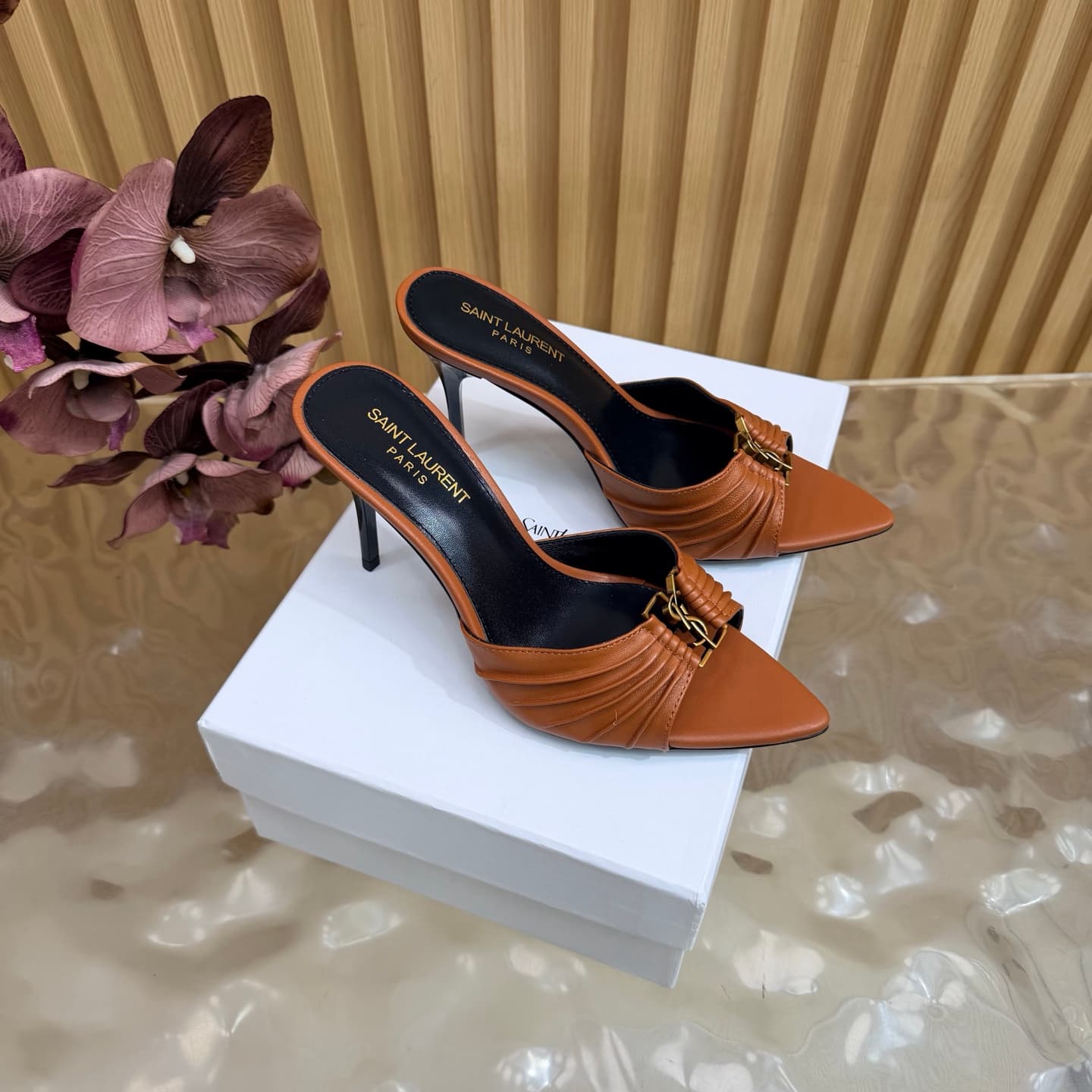 D12353 2026 Spring/Summer New Model YSL 🖤 Saint Laurent / Saint Laurent YSL slippers – an absolutely amazing and popular pair of slippers! — image 1