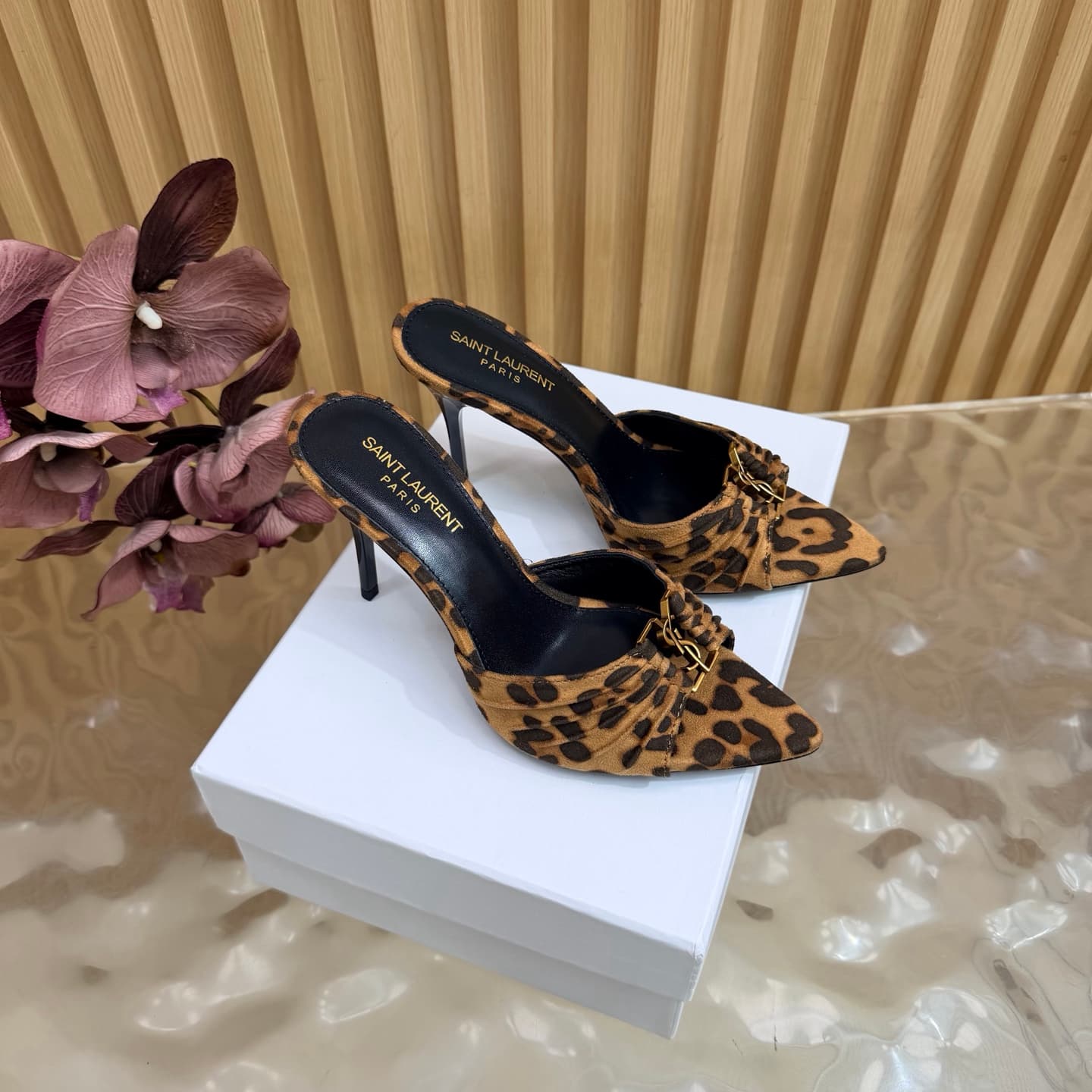 D12351 2026 Spring/Summer new model YSL 🖤 Saint Laurent / Saint Laurent YSL slippers – an absolutely amazing and popular pair of slippers! — image 1