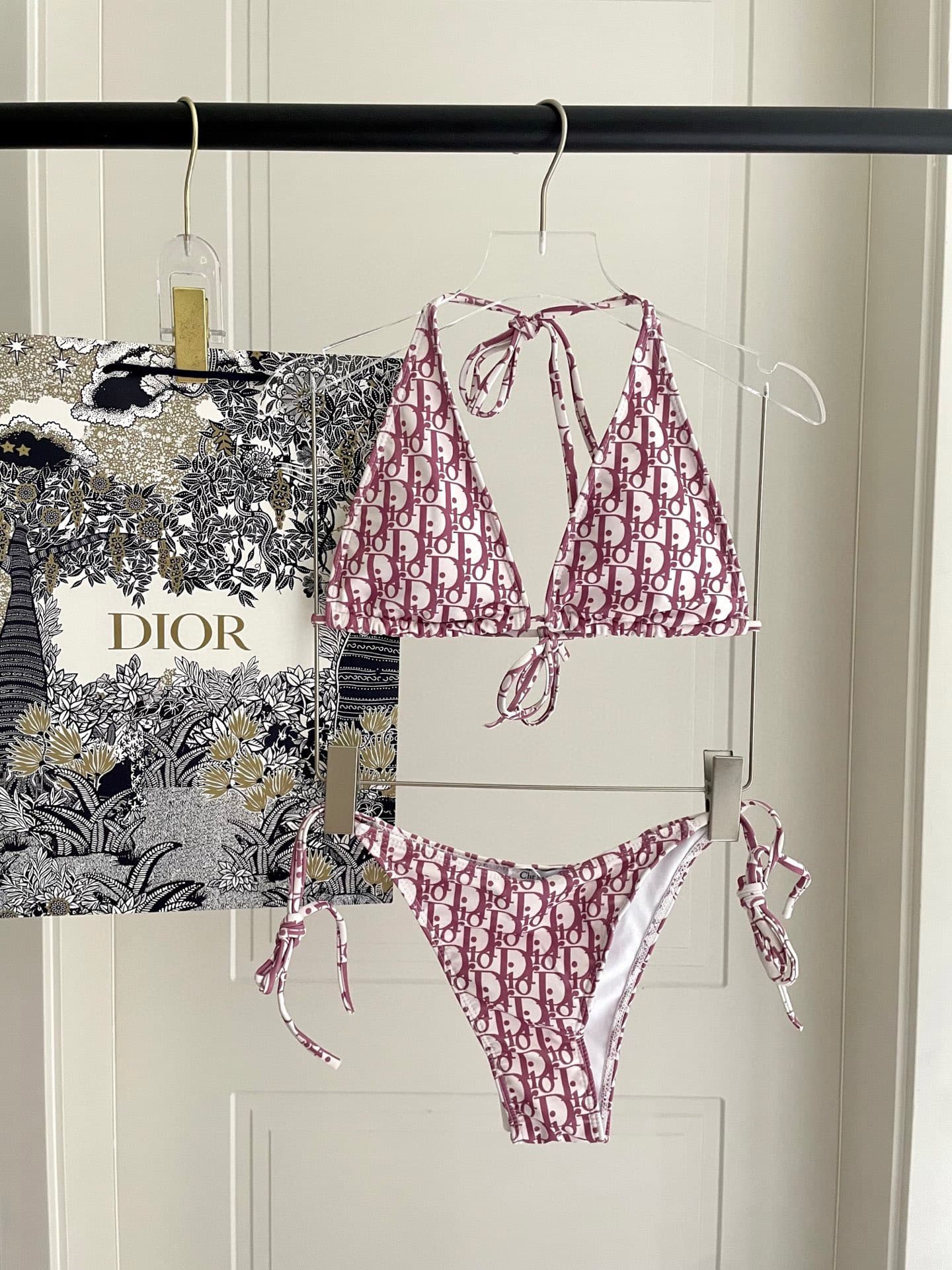 C24924 Diox swimsuit, Diox bikini 😍🥰 – a swimsuit suitable for various scenarios 🏊♀️. It can be used at the beach, swimming pools, hot springs, water parks, and for rafting too 😌. It’s also perfect as an underwear. The one-piece design covers the midriff — image 1