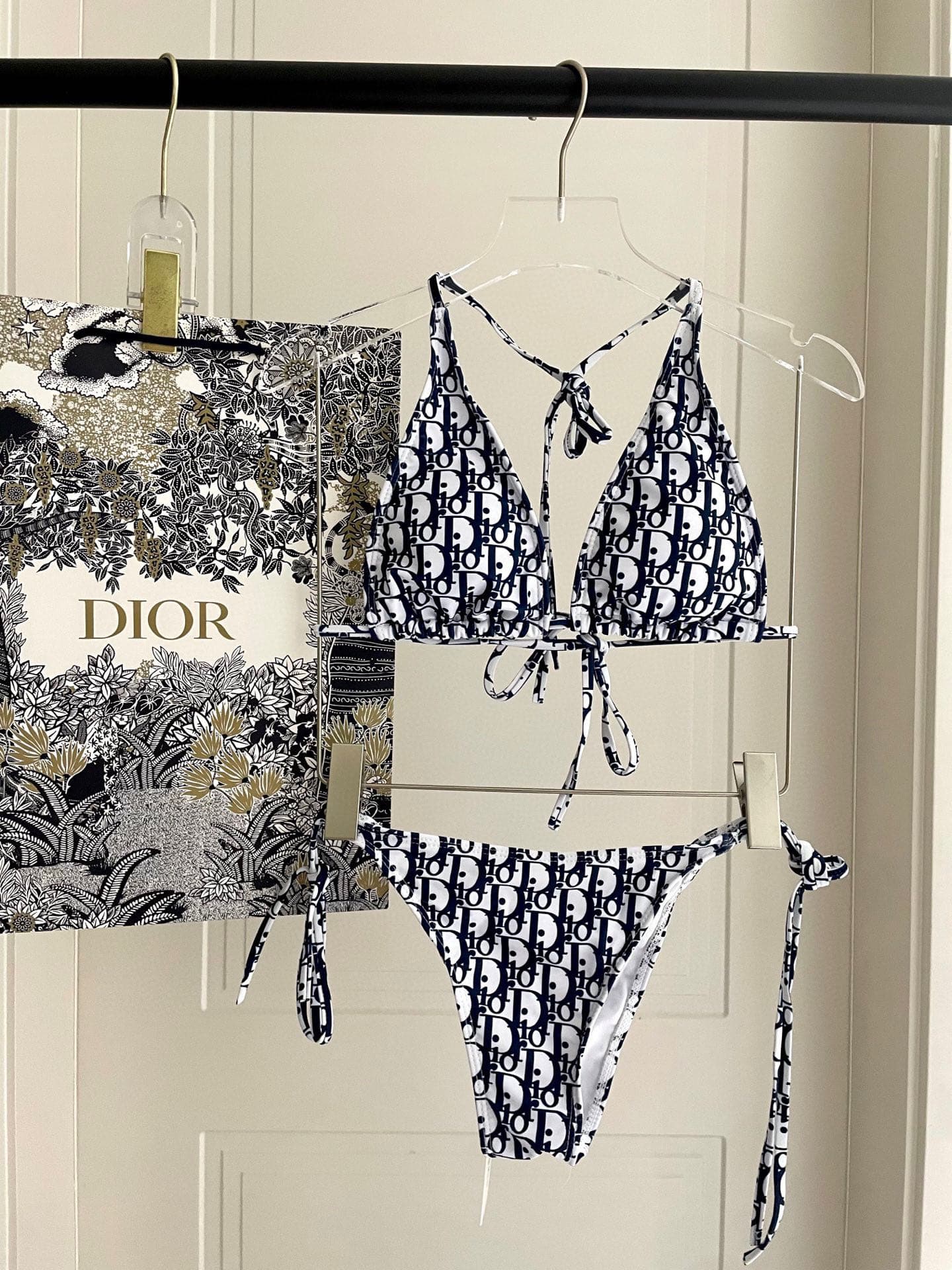 C24922 Diore swimwear – Diore bikini 😍🥰 It’s a swimsuit suitable for various scenarios 🏊♀️ Whether it’s by the sea, in a swimming pool, at hot springs, or in water parks – it works perfectly 😌 It can also be worn with inner clothes. The one-piece design — image 1