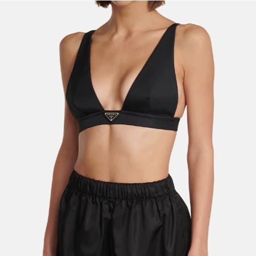 C24917 Prada split swimsuit 😍🥰 – suitable for various swimming scenarios 🏊♀️. It can be used at the beach, swimming pools, hot springs, water parks, and for rafting. The bodysuit design covers the midriff and makes one look taller; even if there is some — image 1
