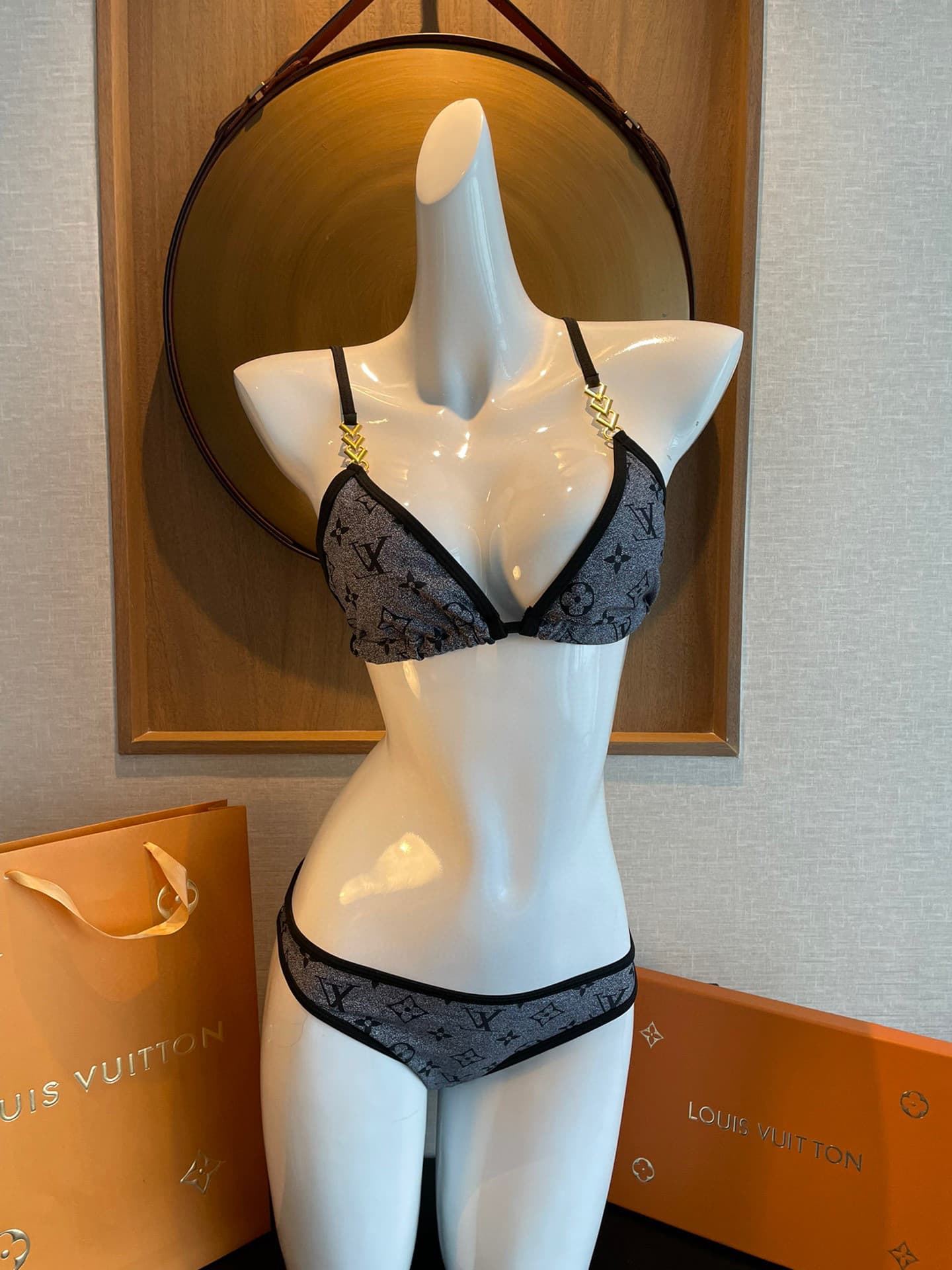 C24874 Lv swimsuit – Lv bikini 😍🥰 – It’s a swimsuit suitable for various scenarios 🏊♀️. It can be used at the beach, swimming pools, hot springs, water parks, and for rafting activities 😌. It can also be worn with inner garments. The one-piece design cov — image 1
