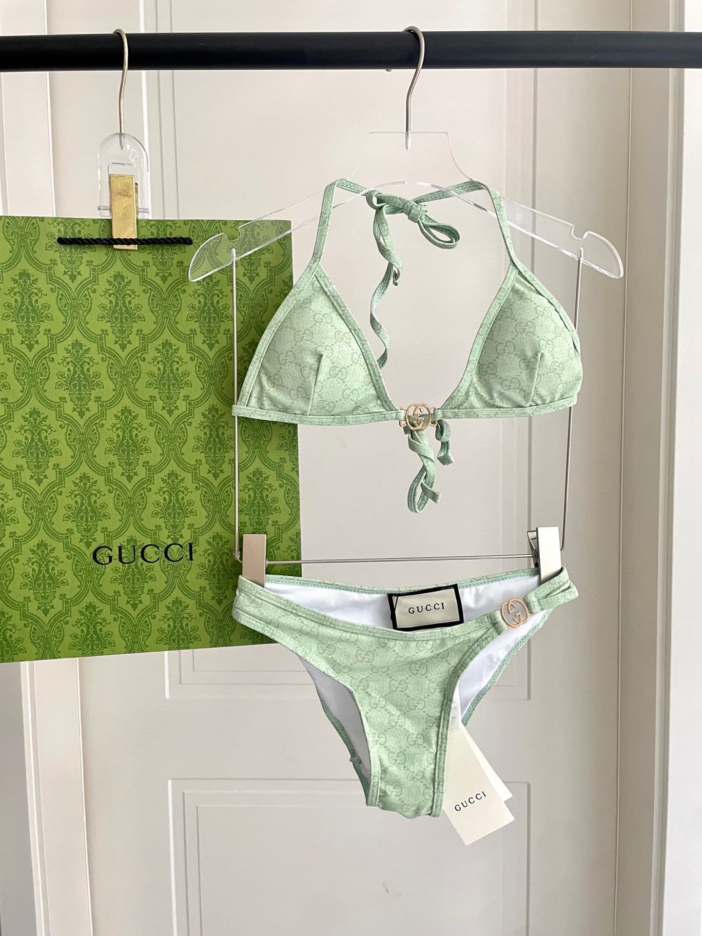 C24880 Gucci swimsuits – New Gucci bikinis, suitable for various situations 🏊♀️ Whether at the beach, in a swimming pool, in hot springs, or at water parks – they work well 😌 They can also be worn with inner clothes. The one-piece design covers the body — image 1
