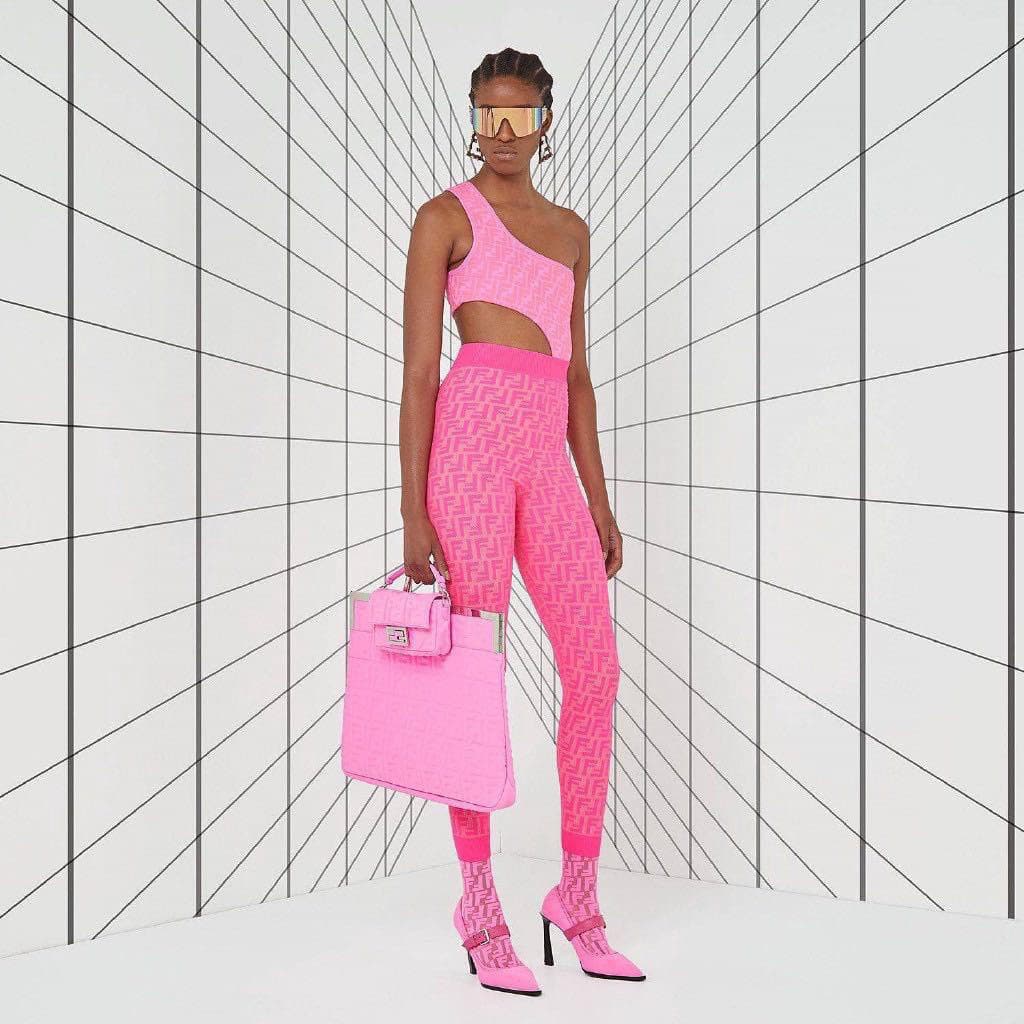 C24871 Fendi swimsuits – Fendi one-piece swimsuits 😍🥰 These swimsuits are suitable for various situations 🏊♀️ At the beach, swimming pools, hot springs, water parks, and rafting – all are great options 😌 They can also be worn with inner garments. The one — image 1