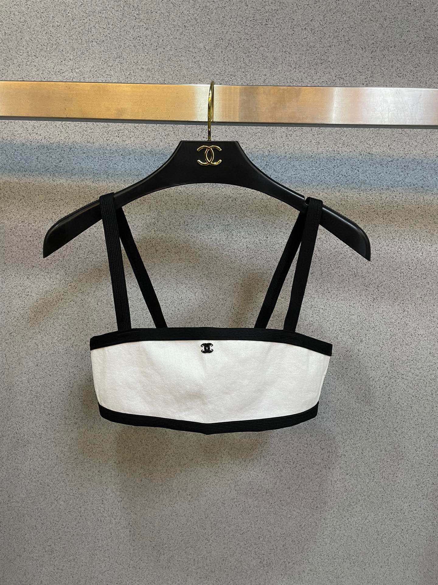 C24855 Chanel swimsuits – Chanel one-piece swimsuits 😍🥰 These swimsuits are suitable for various situations 🏊♀️ At the beach, swimming pools, hot springs, water parks, and rafting – they’re all great! They can also be worn with inner clothes. The one-pie — image 1