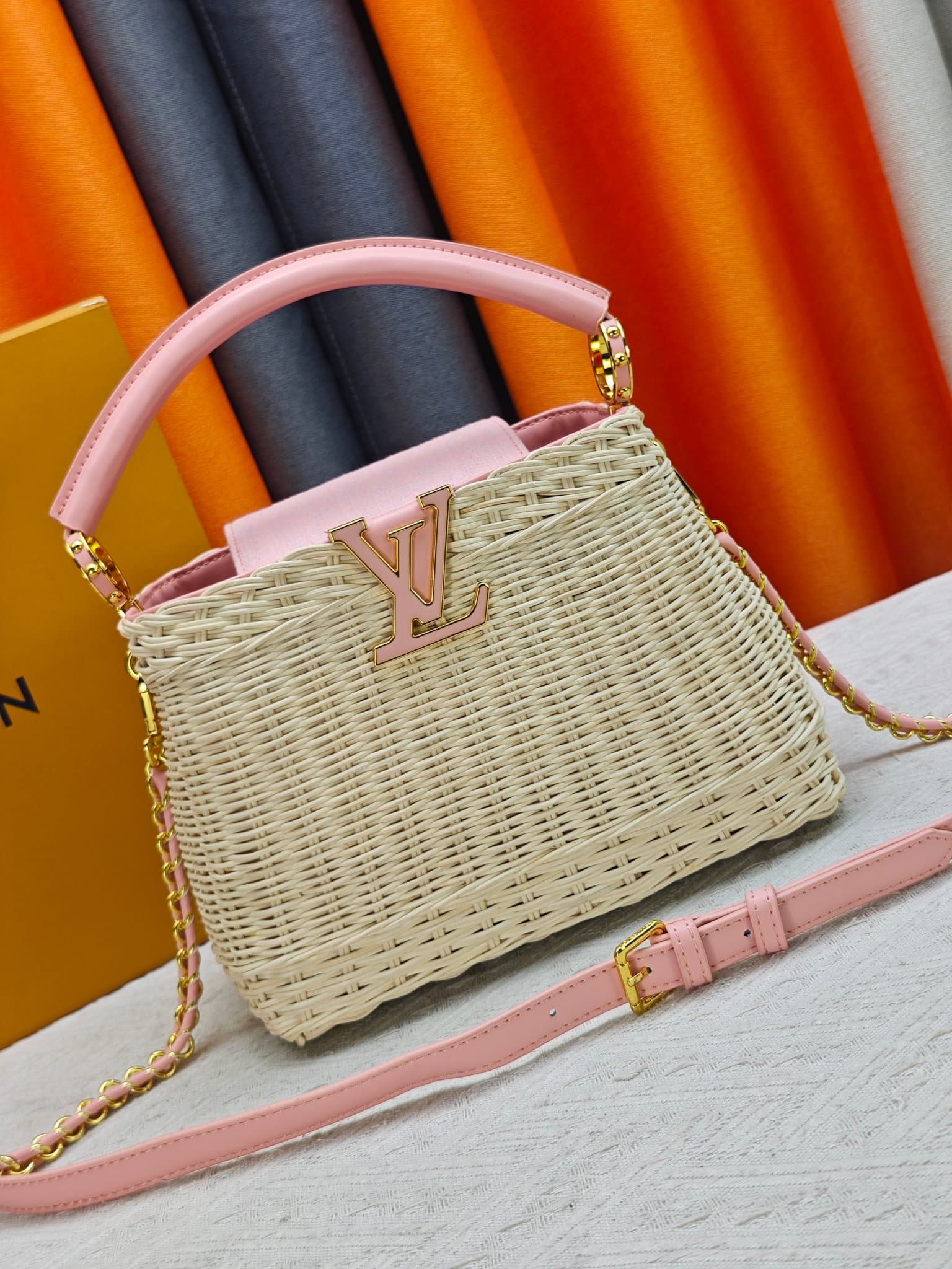 C5219 💰【Top-quality original products from Guangzhou】M28549 M28548 – blue and pink colors. This Capucines BB handbag belongs to the Rattan collection. It features a flip cover and the Louis Vuitton Monogram pattern, creating a unique design for this seaso — image 1