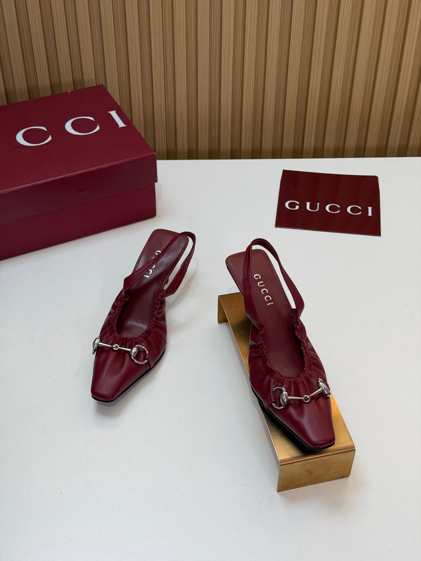 D6876 2026 Early Autumn 🆕 GUCCI High-end Boutique Vittoria series elastic laces, breathable low-heel women’s shoes for spring and autumn new arrivals 🆕 Gucci small square-toe series mid-height low-heel sandals 😍 Horsehead clasp back-empty cat-heel shoes ‼ — image 1
