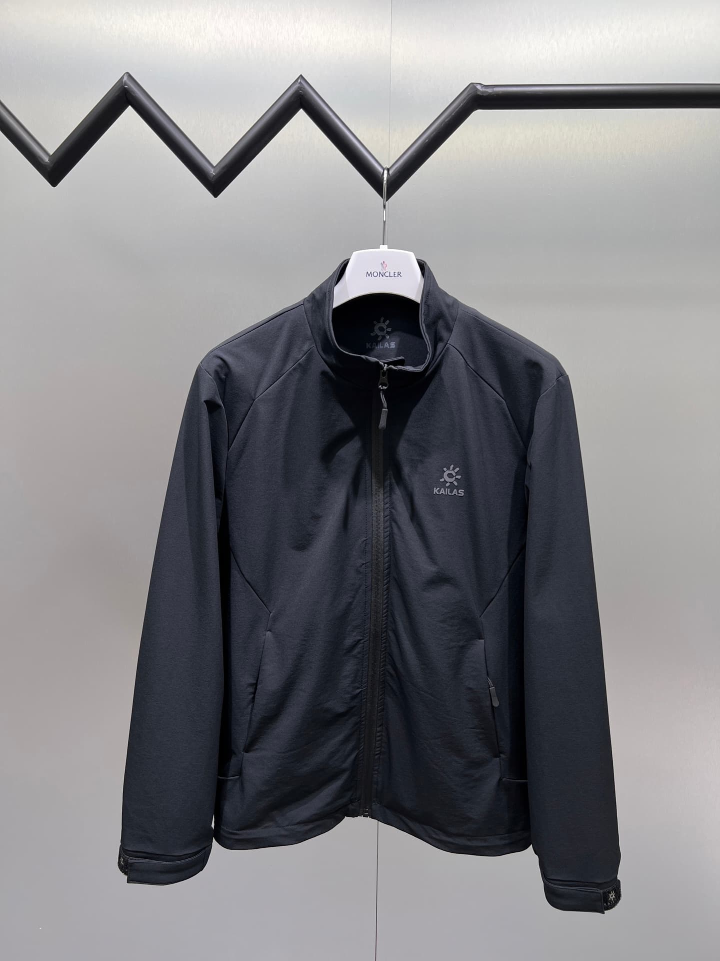 C10286 Kailas🌟 Stand-up Jacket 🔥 Available on the official website ✨ A must-have item. High-end custom-made products with quality that can withstand any test. It provides you with a unique wearing experience! All items go through strict selection processe — image 1