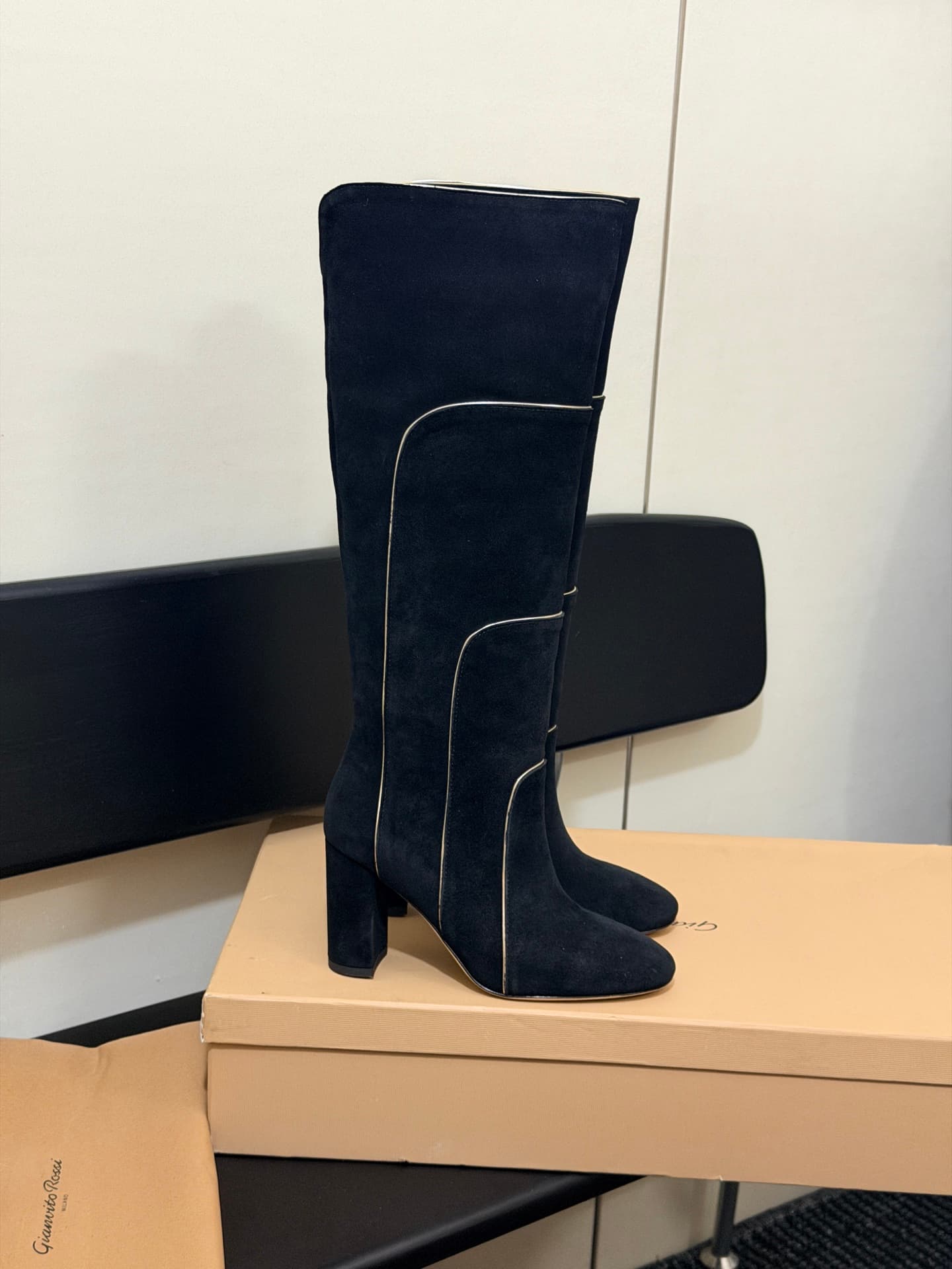 D8796 High-version products are produced on the factory floor — image 1