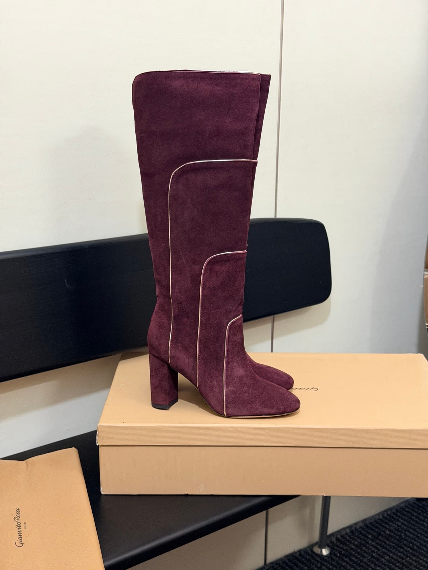D8794 High-version products are manufactured. — image 1