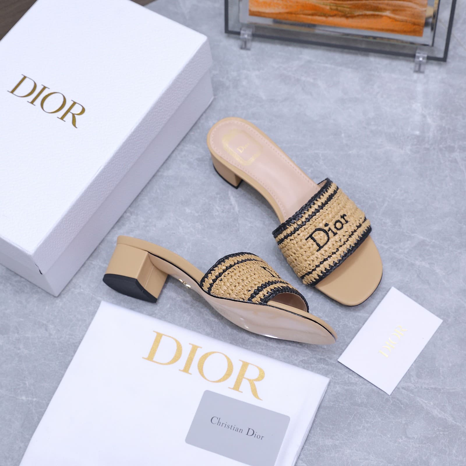 D5984 Dio*r Diore Iviera Woven slippers CD letter embroidery, thick heel slippers. Rafe grass woven and embroidered fabric. Classic letter embossed slippers with a flat sole. — image 1