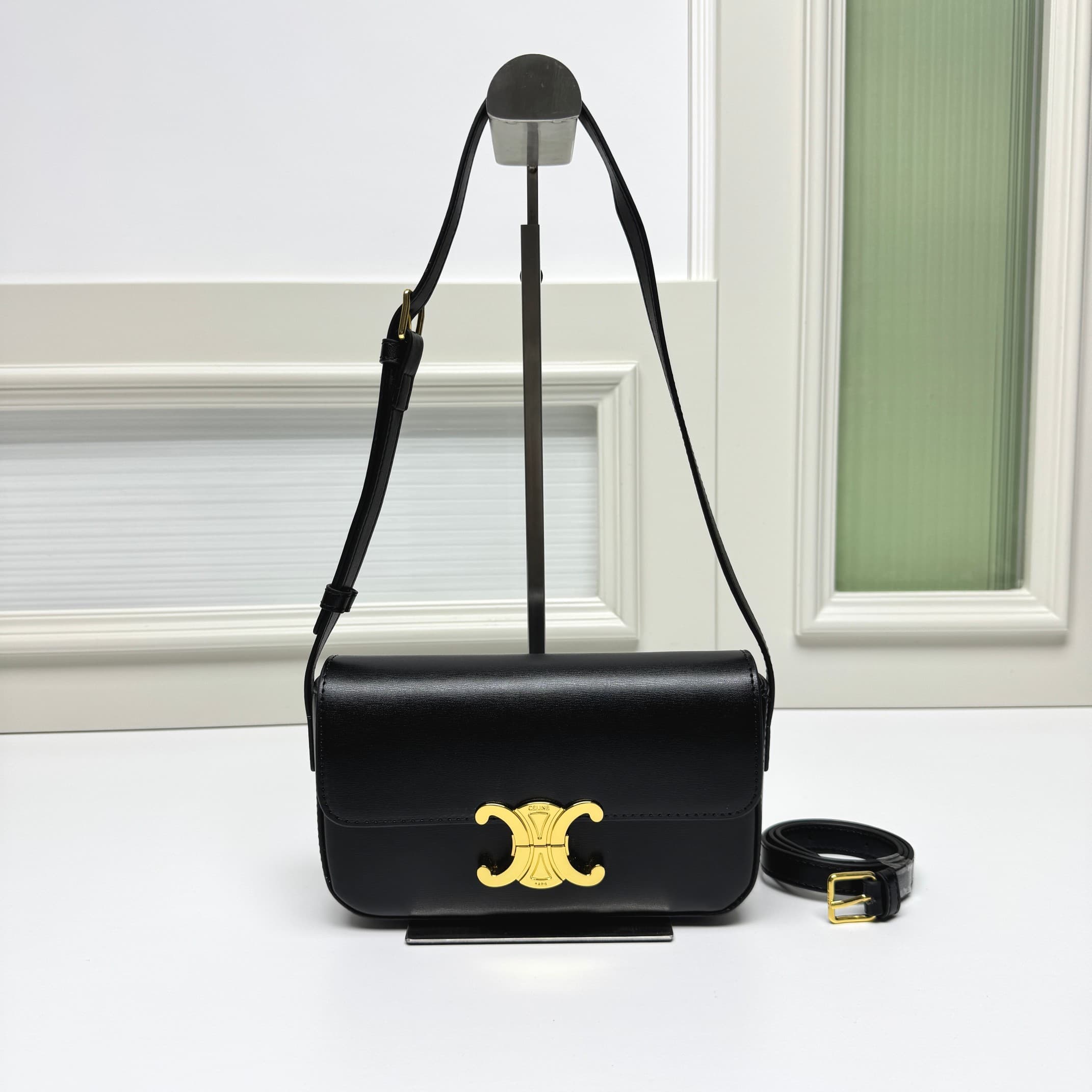 C435 Triomphe triumphal arch underarm bag — image 1