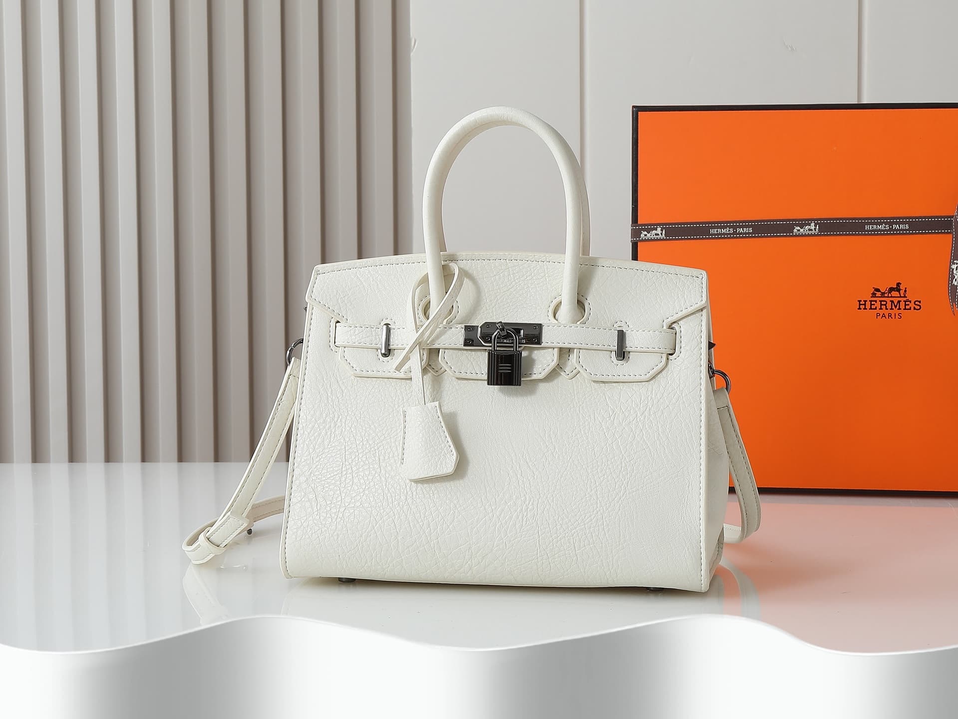 C4836 New version of 11925 – upgraded version of the original model. Hermès platinum elephant pattern: beige color. It’s a high-end women’s casual briefcase, similar to those available at official stores. It’s a crossbody bag with extremely fine and elega — image 1