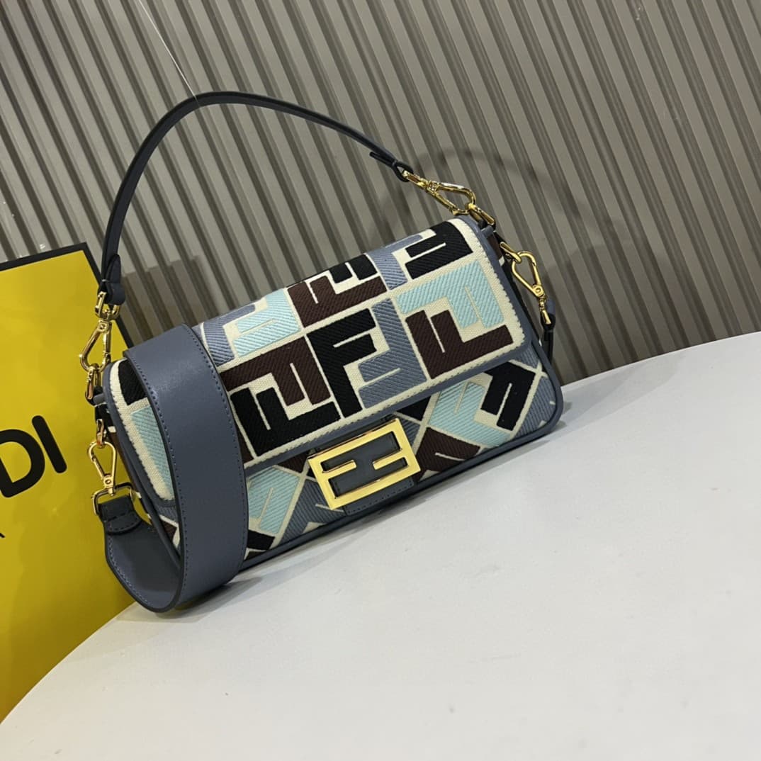 C2917 The Fendi Baguette handbag made of top-quality leather is in stock – it has a very summery style; the colors are like a rainbow🌈F embroidery. This Fendi Baguette bag is definitely a trendy item this summer! It looks great when worn; it’s also highly — image 1