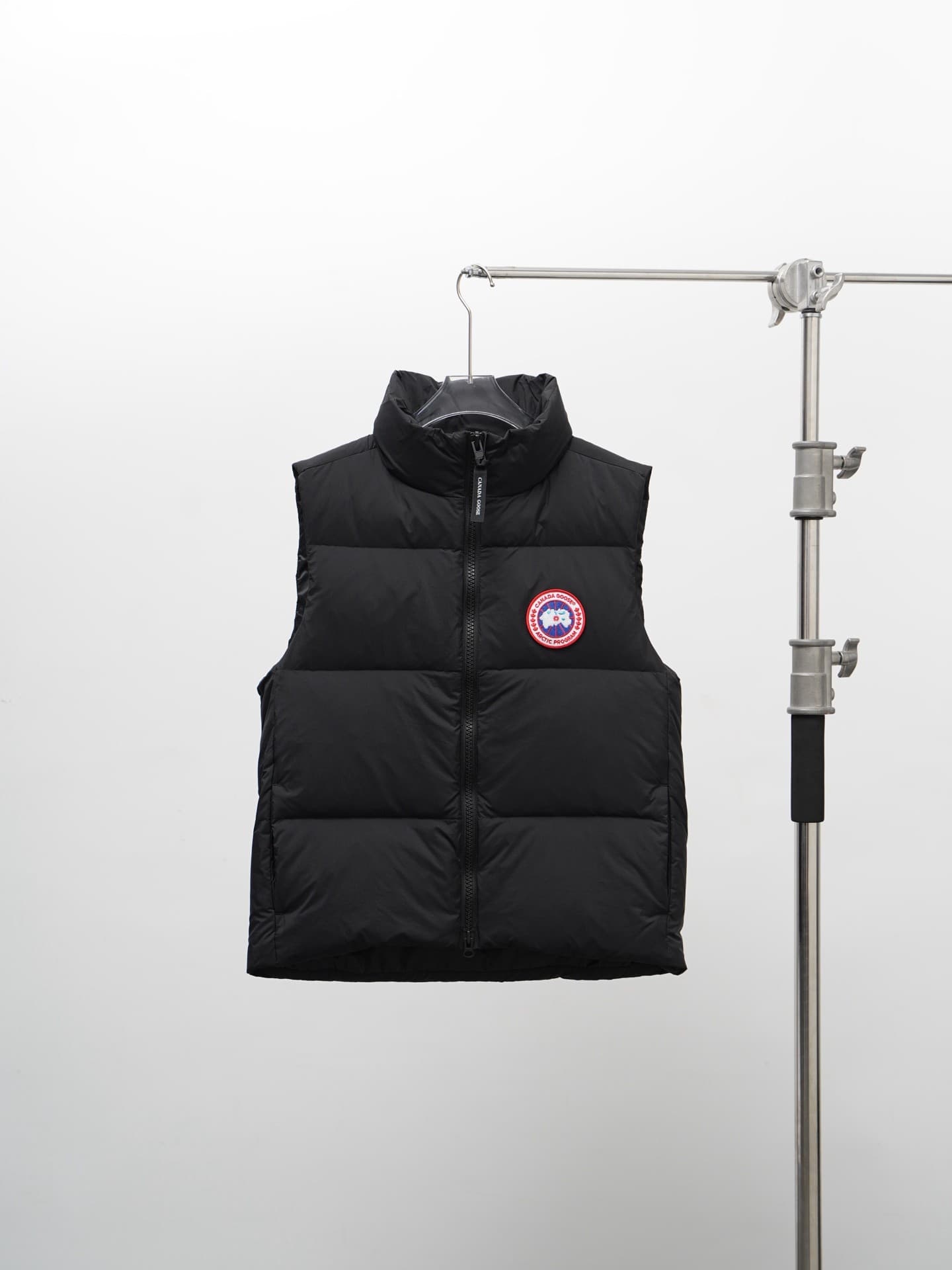 C11065 Canada Goose, Lawrence down vest (high version) — image 1