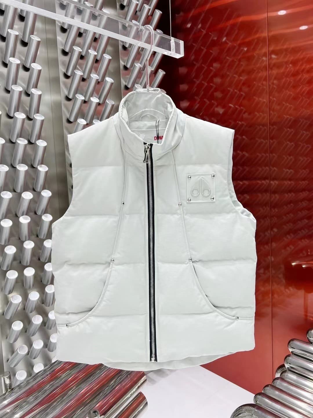 C11081 The Canadian puffer jacket Moose Knules has always been regarded as the most warm down jacket. Influencers, internet stars, and celebrities often wear it in street photos. Yet, it still cannot escape its popularity – no matter how cold the days are — image 1
