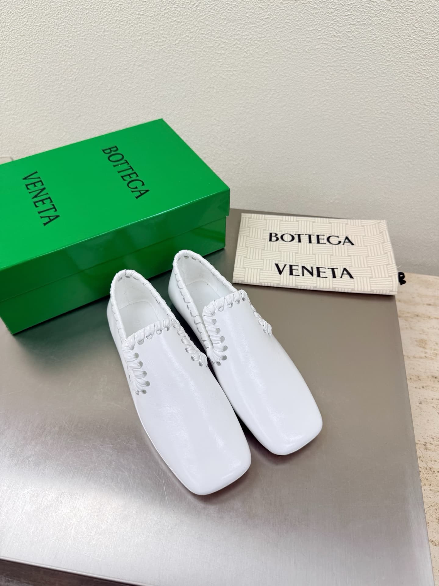 C231 Ms. BV’s Sabato平底 Leif shoes, with leather at the toe, high-quality craftsmanship — image 1