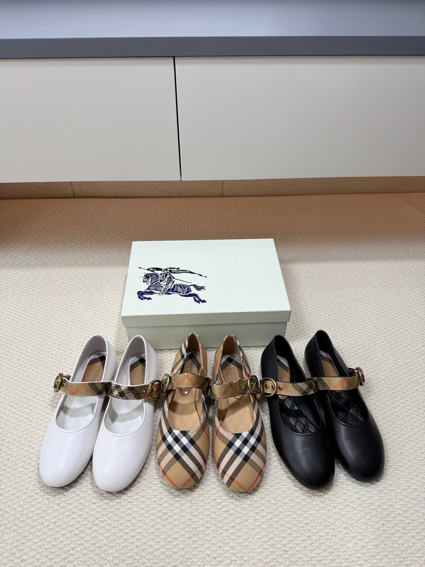 D3192 BURBERRY lace belt ballet shoes — image 1