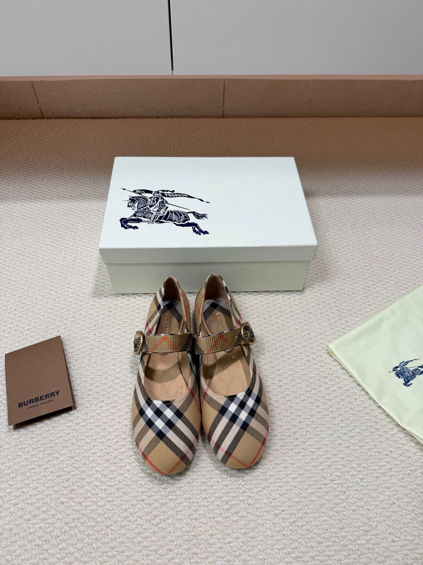 D3194 BURBERRY Brocade Belt Ballet Shoes — image 1