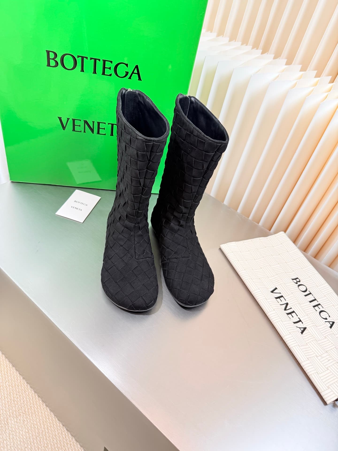 D13722 Hand-woven BV Atomic flat-bottomed round-toe short boots — image 1