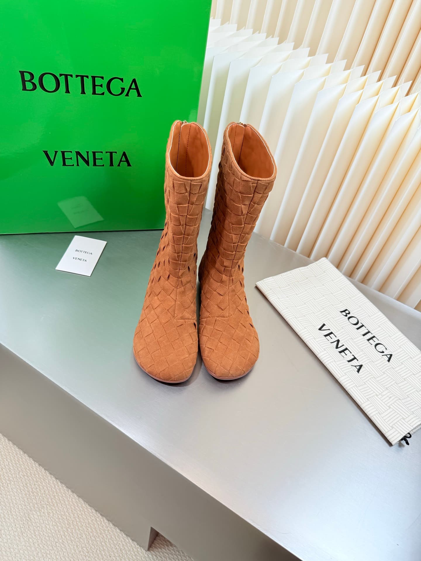 D13719 Hand-woven BV Atomic flat-bottomed round-toe short boots — image 1