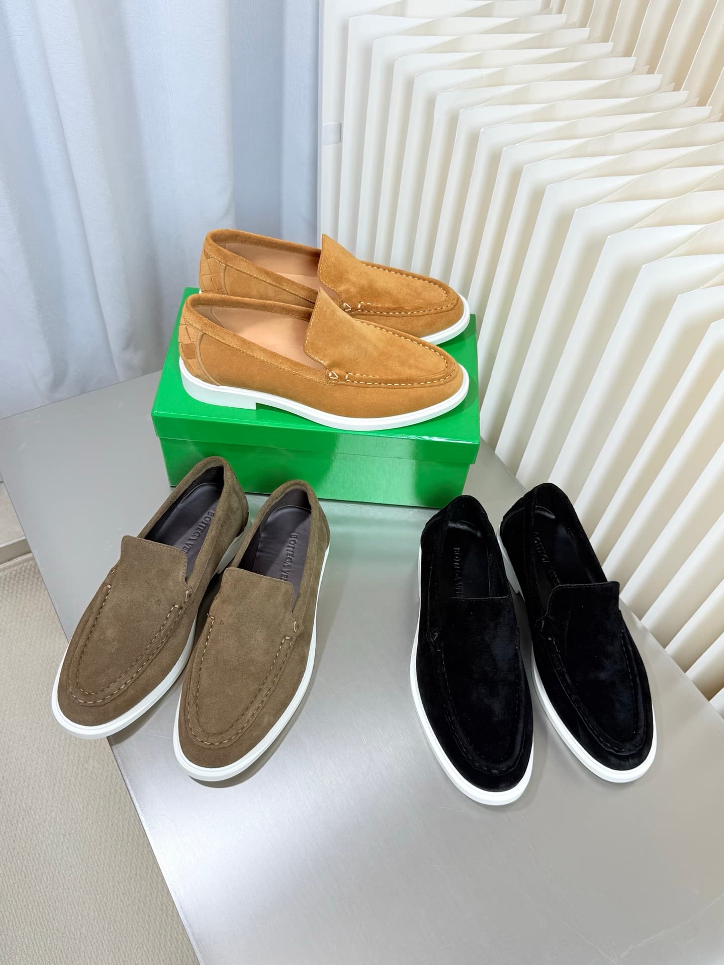 D13725 BV hand-knitted loafers with joined heels — image 1