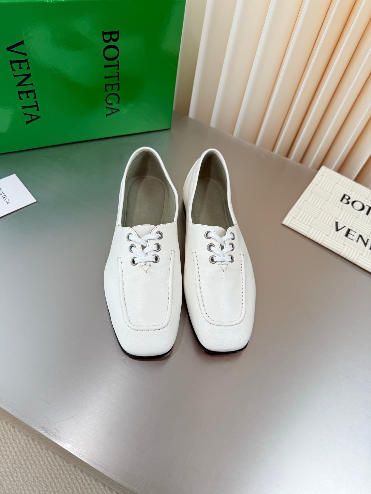 D13734 BV quality cowhide flat-toe LeFevre shoes — image 1